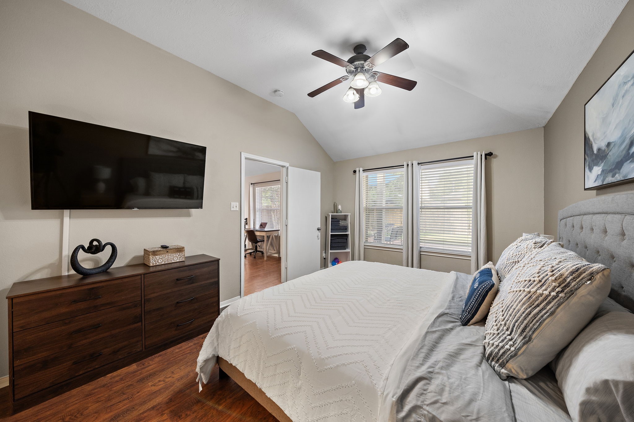 18315 Beaverdell Drive Property Photo 9