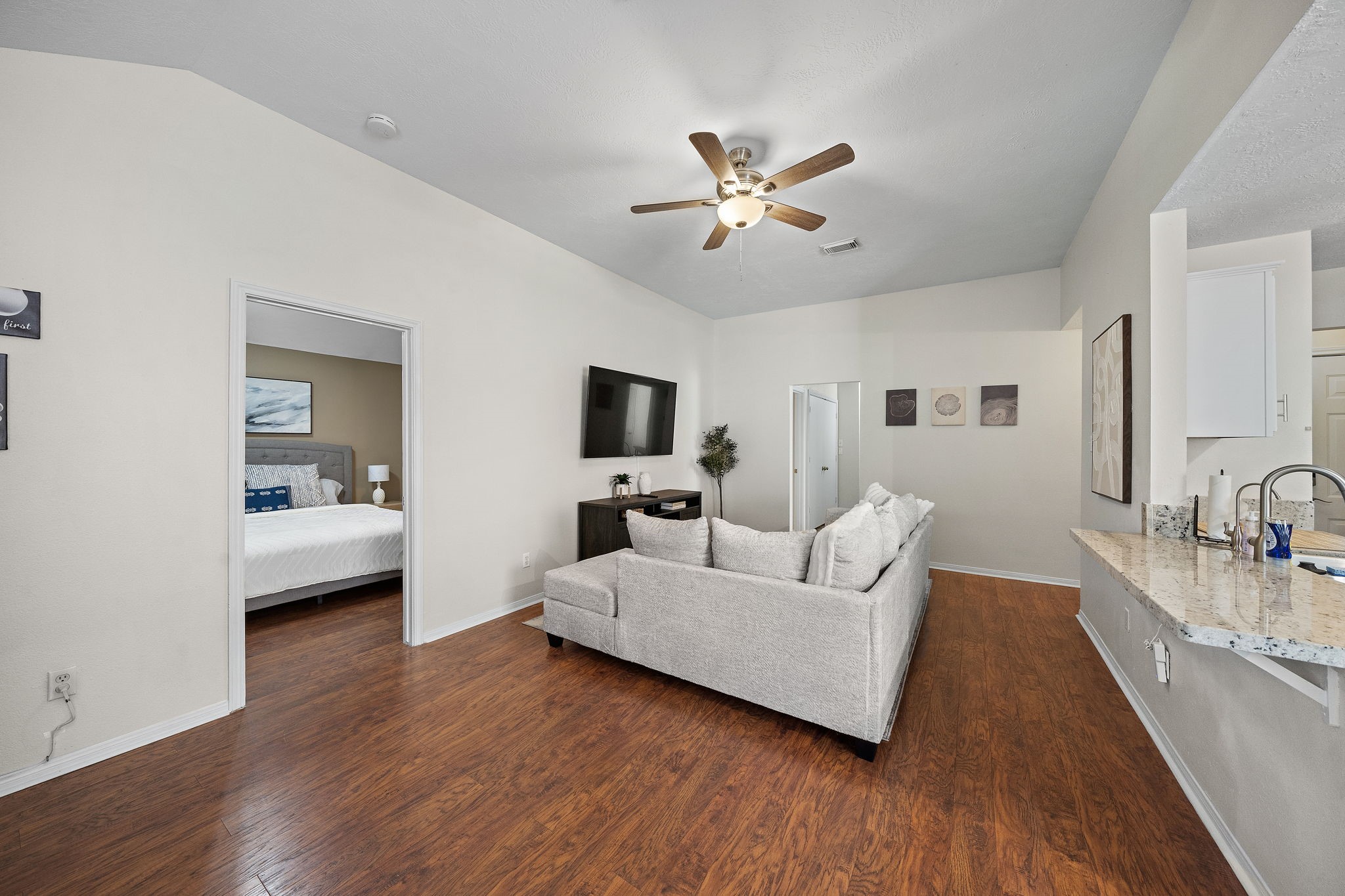 18315 Beaverdell Drive Property Photo 10