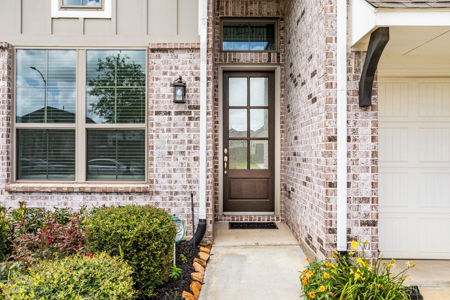 10719 Blossom River Drive Property Photo 3