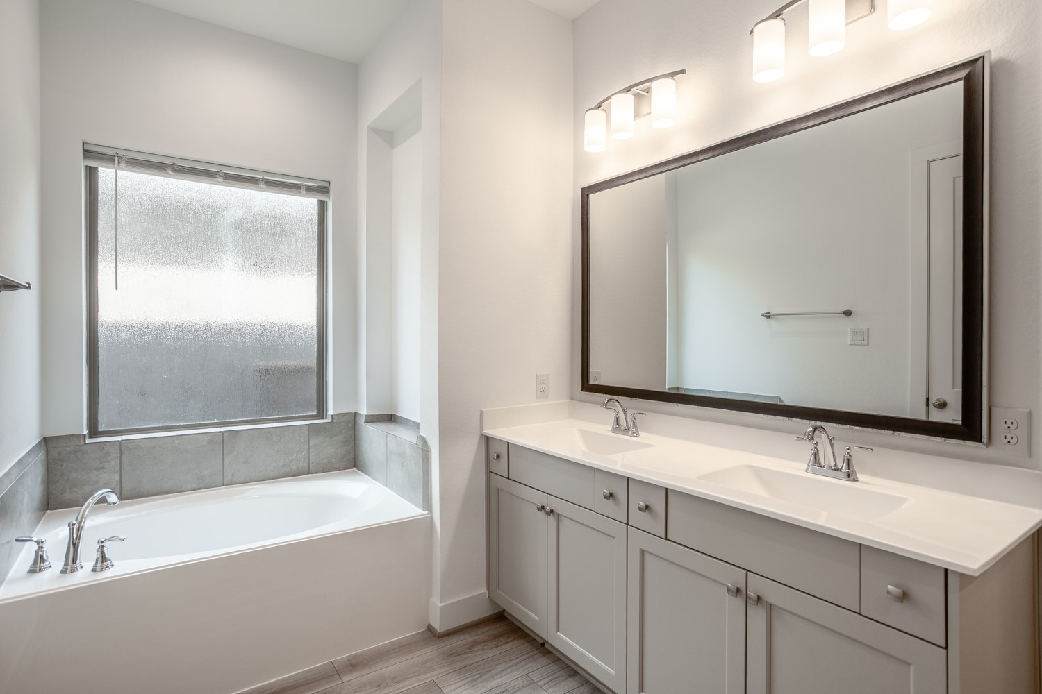 10719 Blossom River Drive Property Photo 15