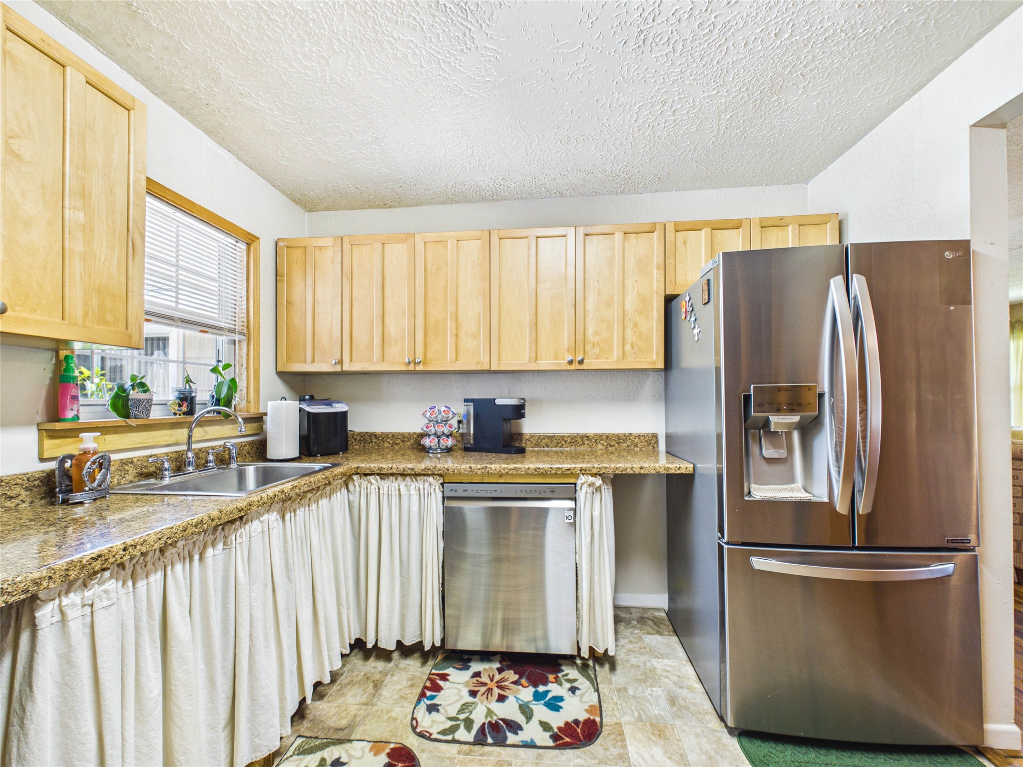 212 Elm Street Property Photo 13