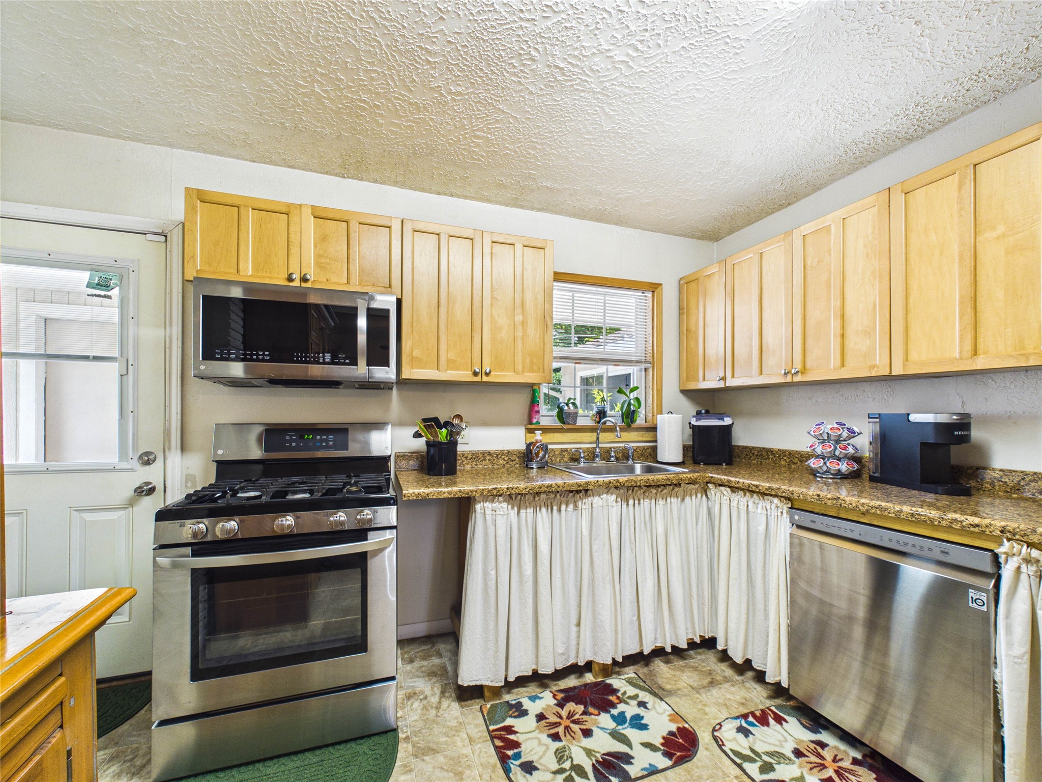 212 Elm Street Property Photo 14