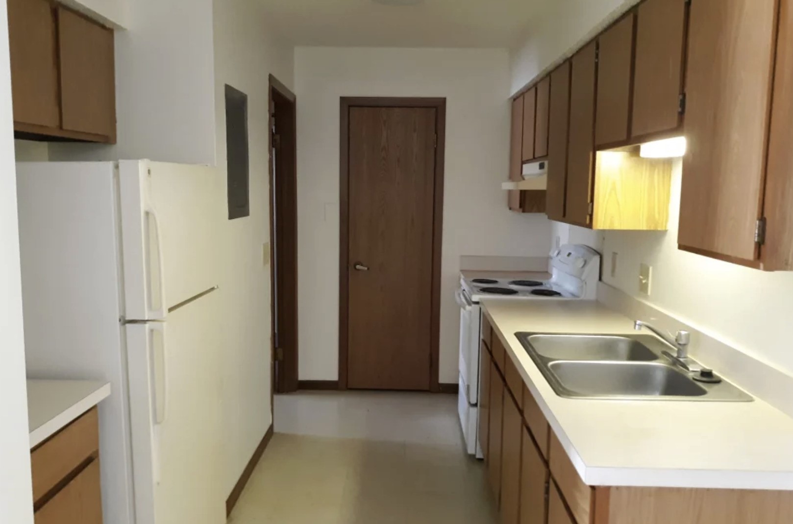 700 W Main St, In Property Photo 8