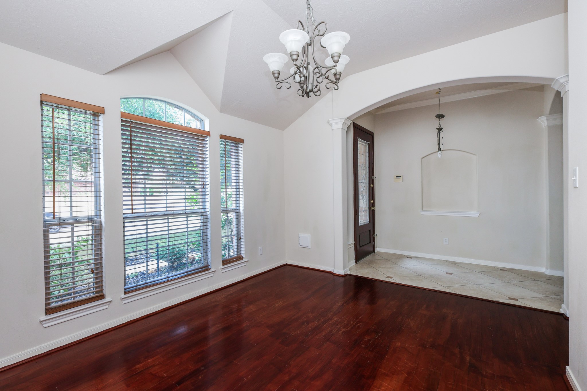 48 Pebble Beach Court Property Photo 2