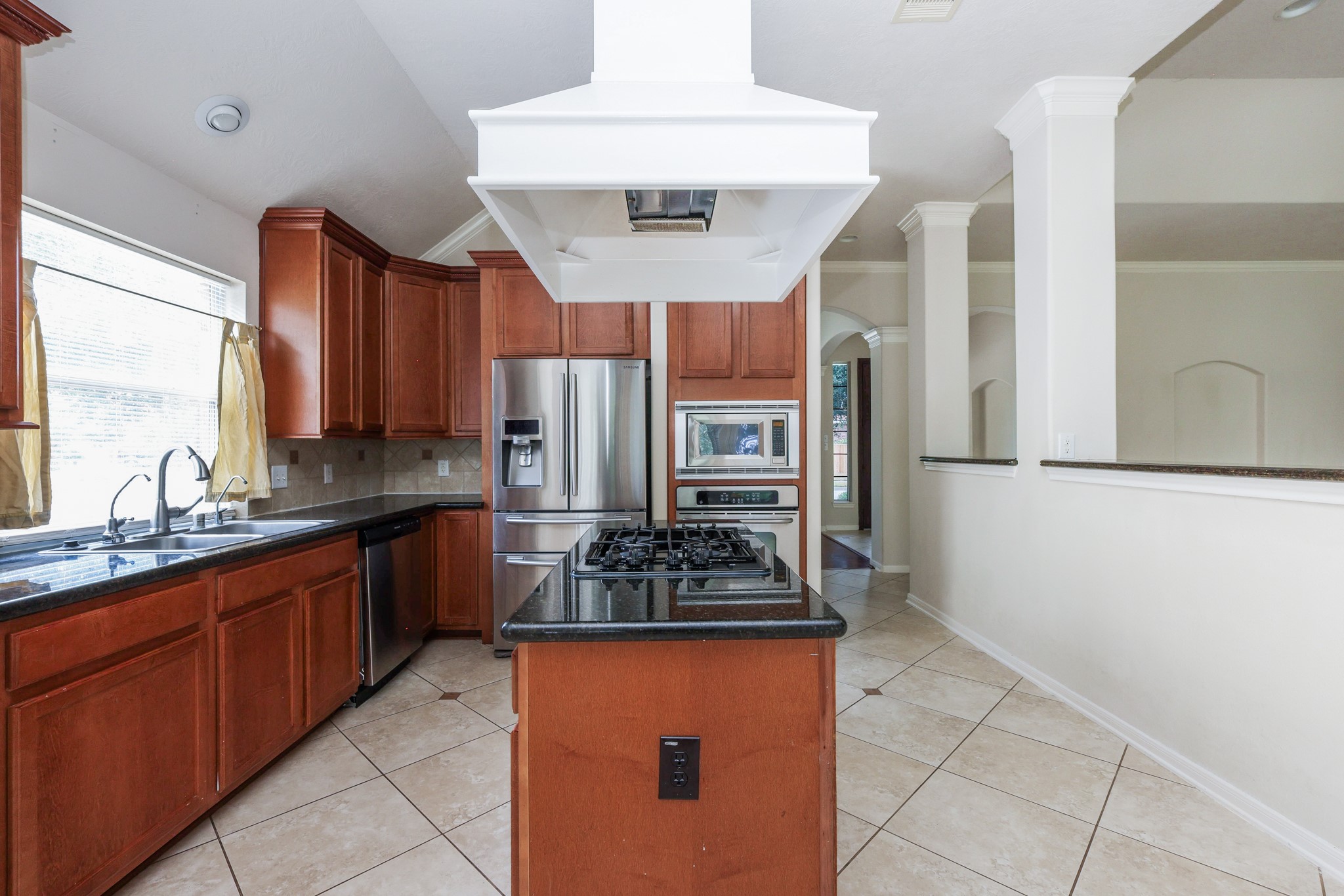 48 Pebble Beach Court Property Photo 5