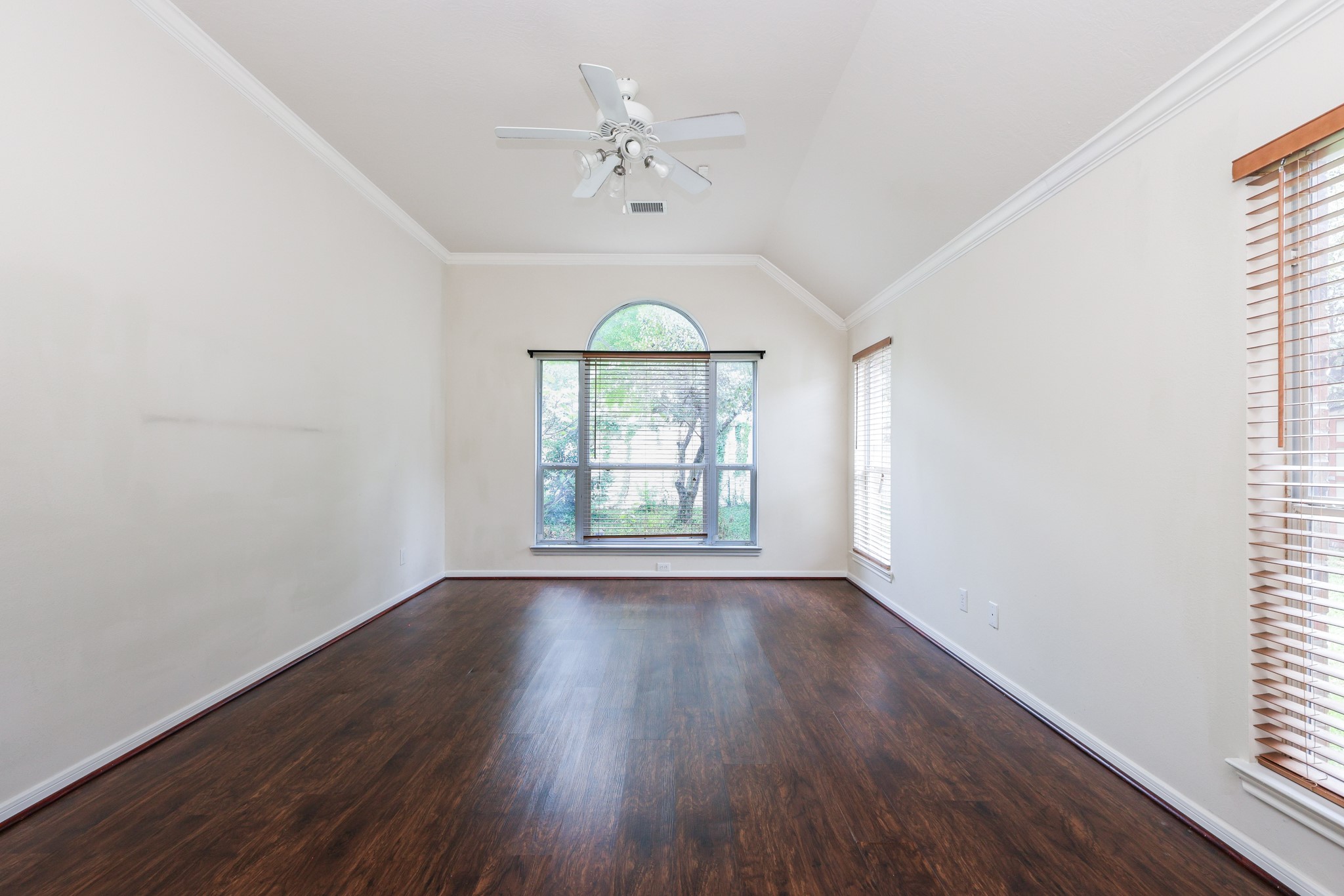 48 Pebble Beach Court Property Photo 8