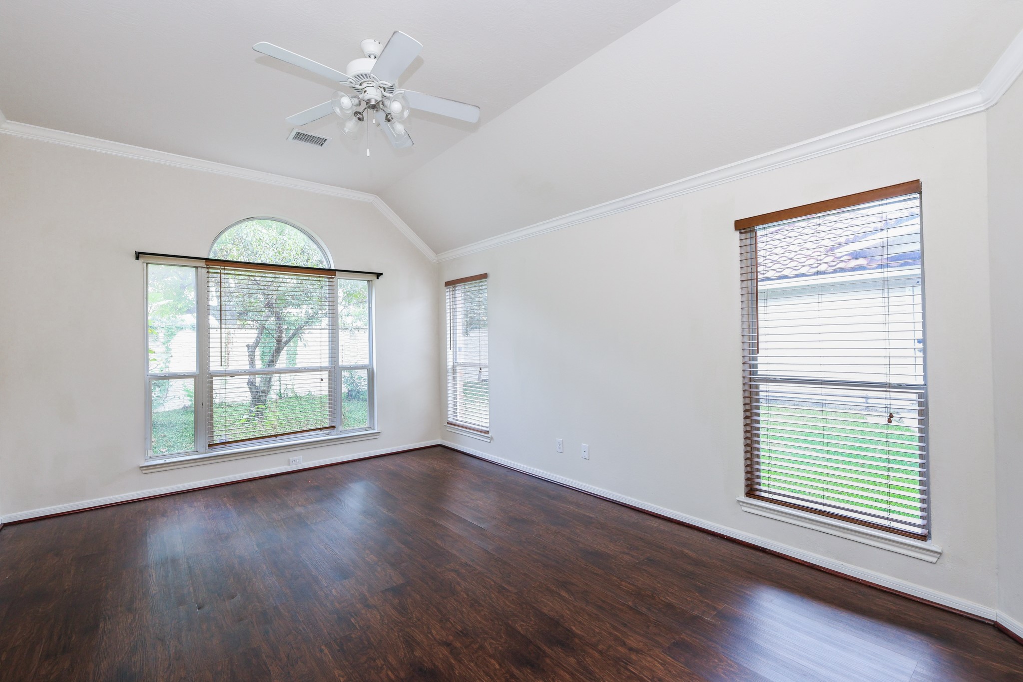 48 Pebble Beach Court Property Photo 9