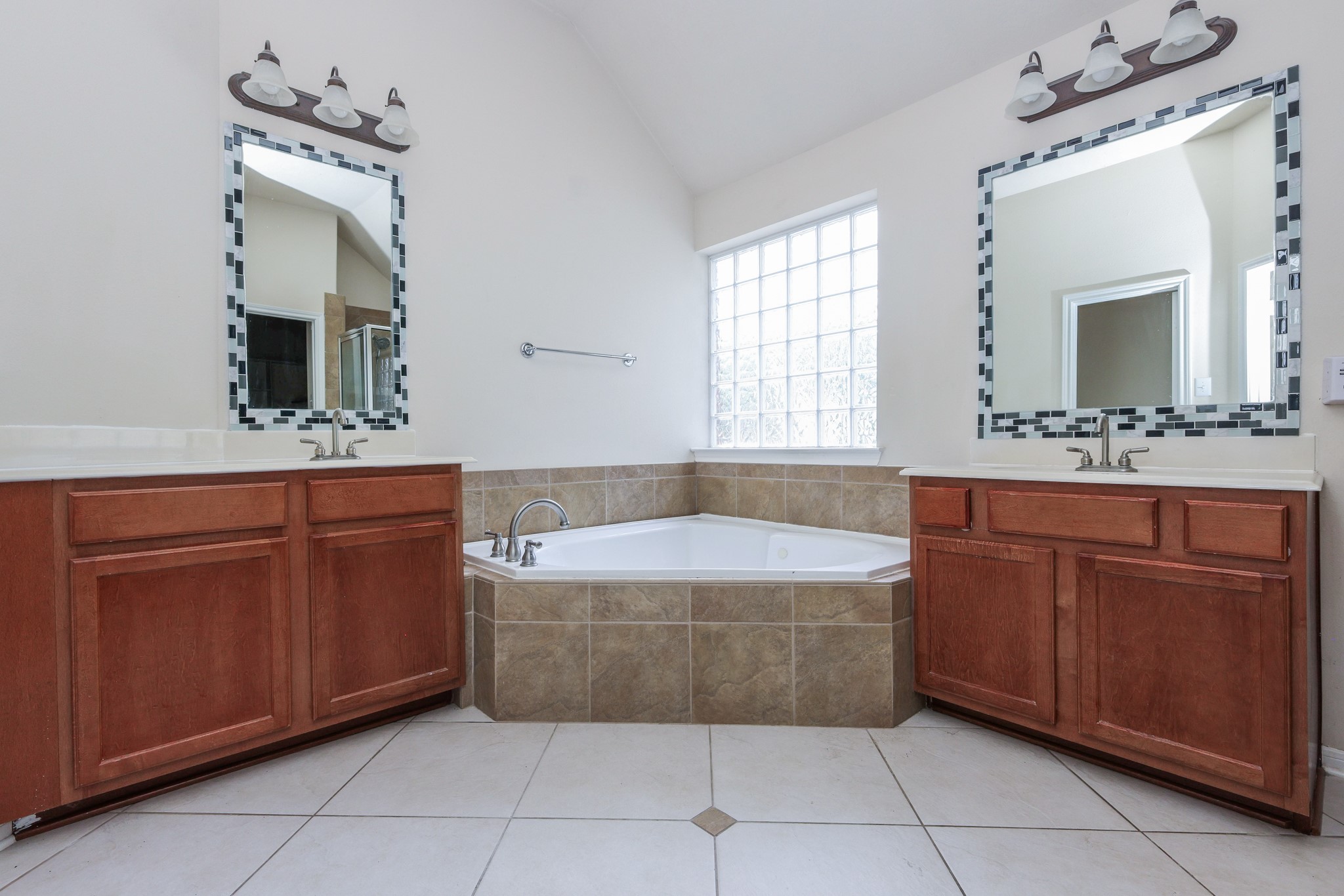 48 Pebble Beach Court Property Photo 10