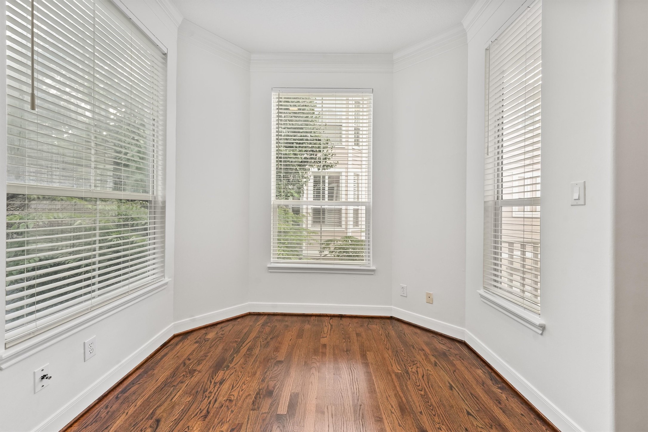 208 Hawthorne Street A Property Photo 11