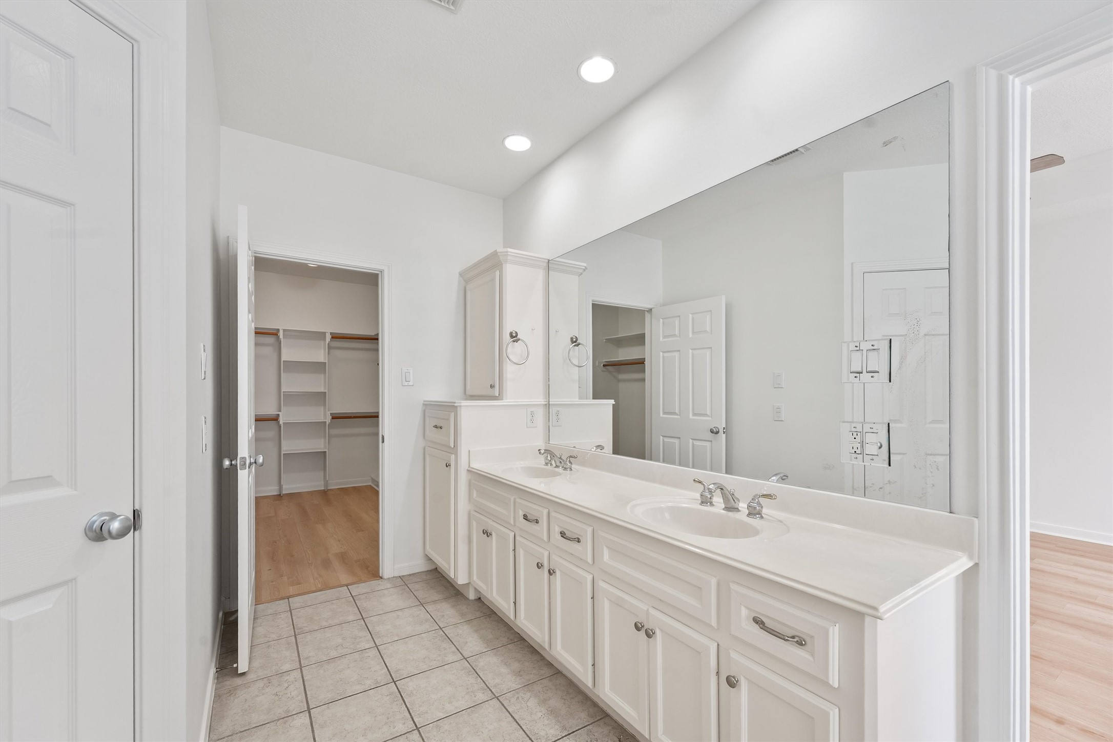 208 Hawthorne Street A Property Photo 18