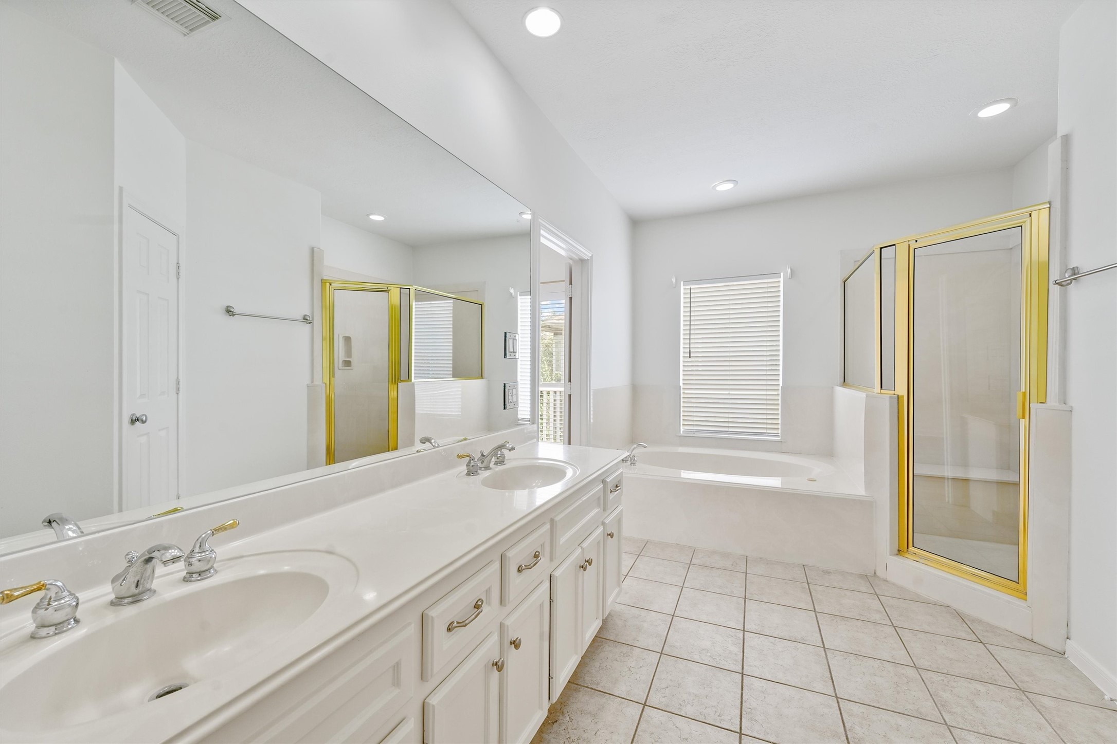 208 Hawthorne Street A Property Photo 19