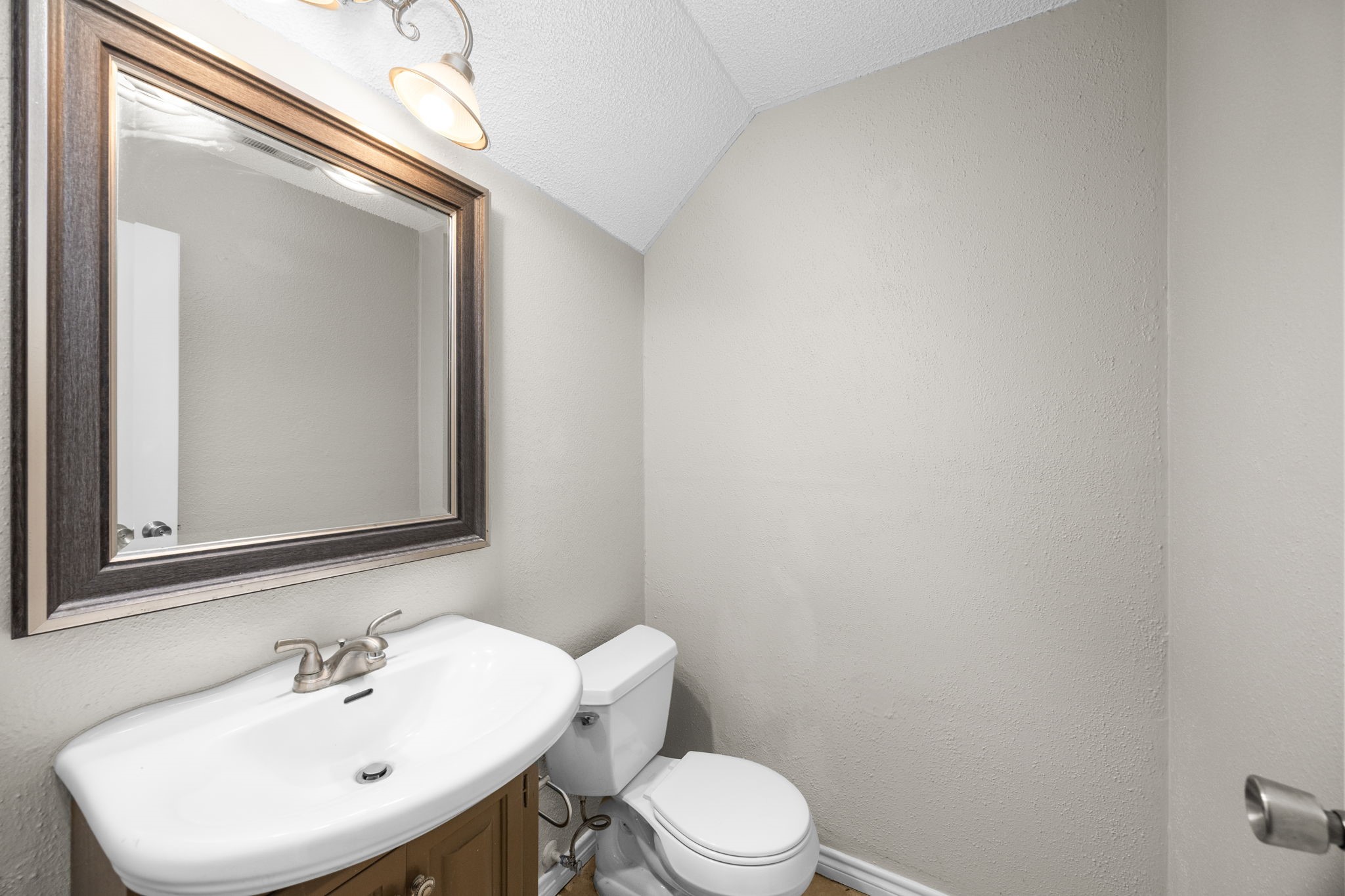 11002 Hammerly Boulevard 214 Property Photo 11