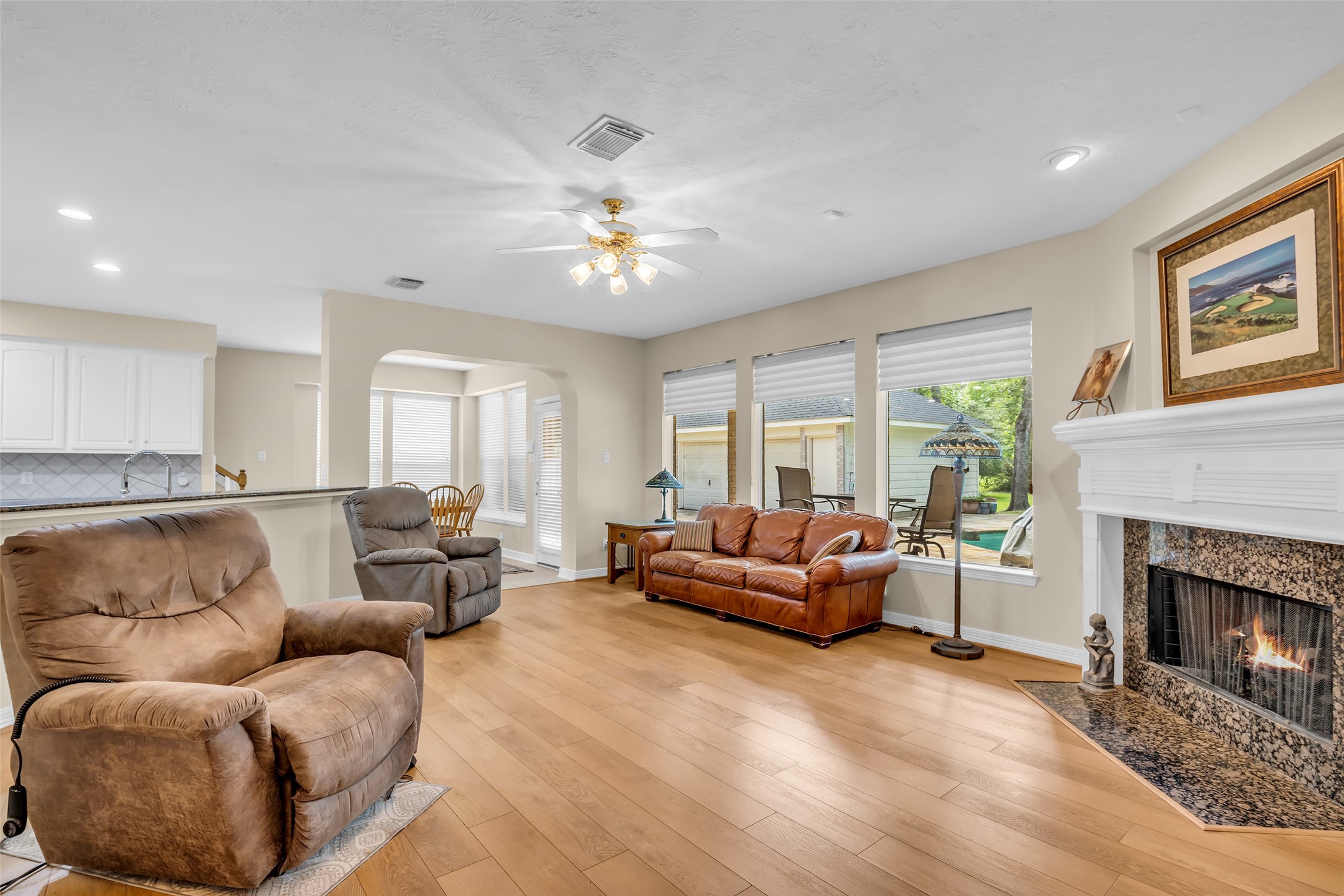 10419 Clubhouse Circle Property Photo 5
