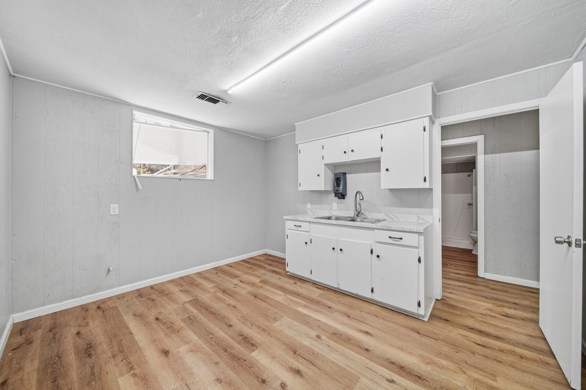 516 Cedar Bayou Road Property Photo 5
