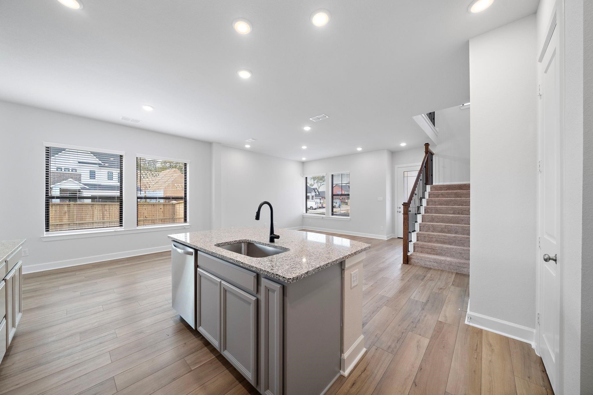 1502 Noble Park Drive Property Photo 8