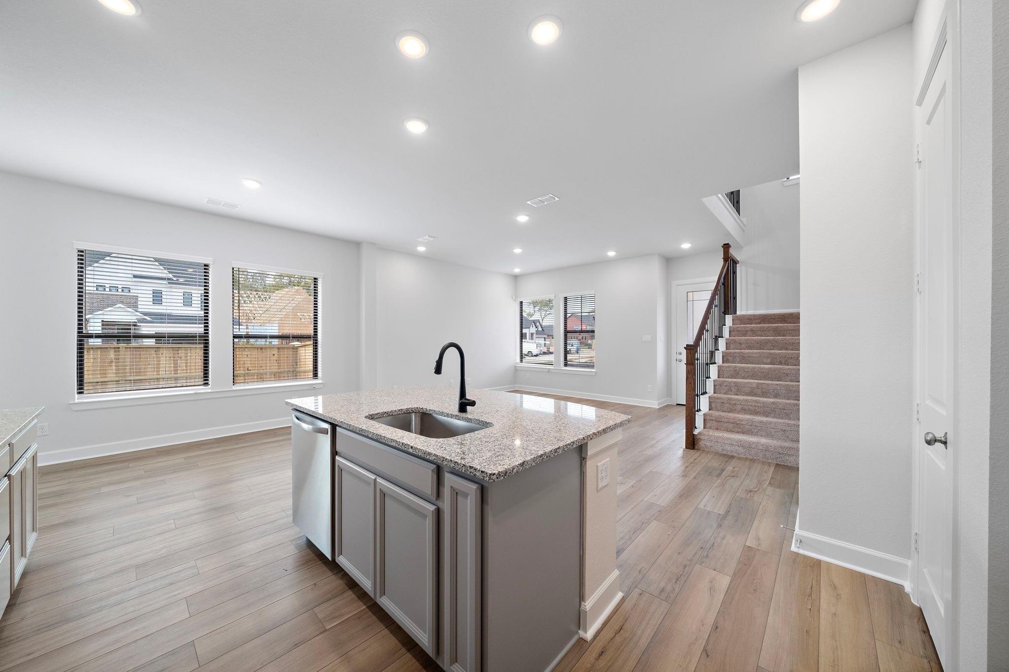 1502 Noble Park Drive Property Photo 8