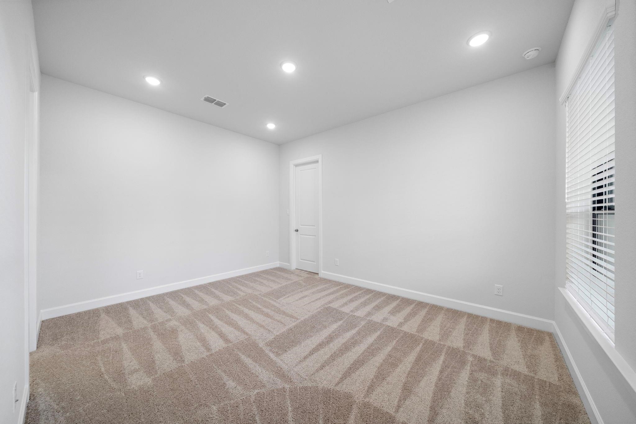 1502 Noble Park Drive Property Photo 10