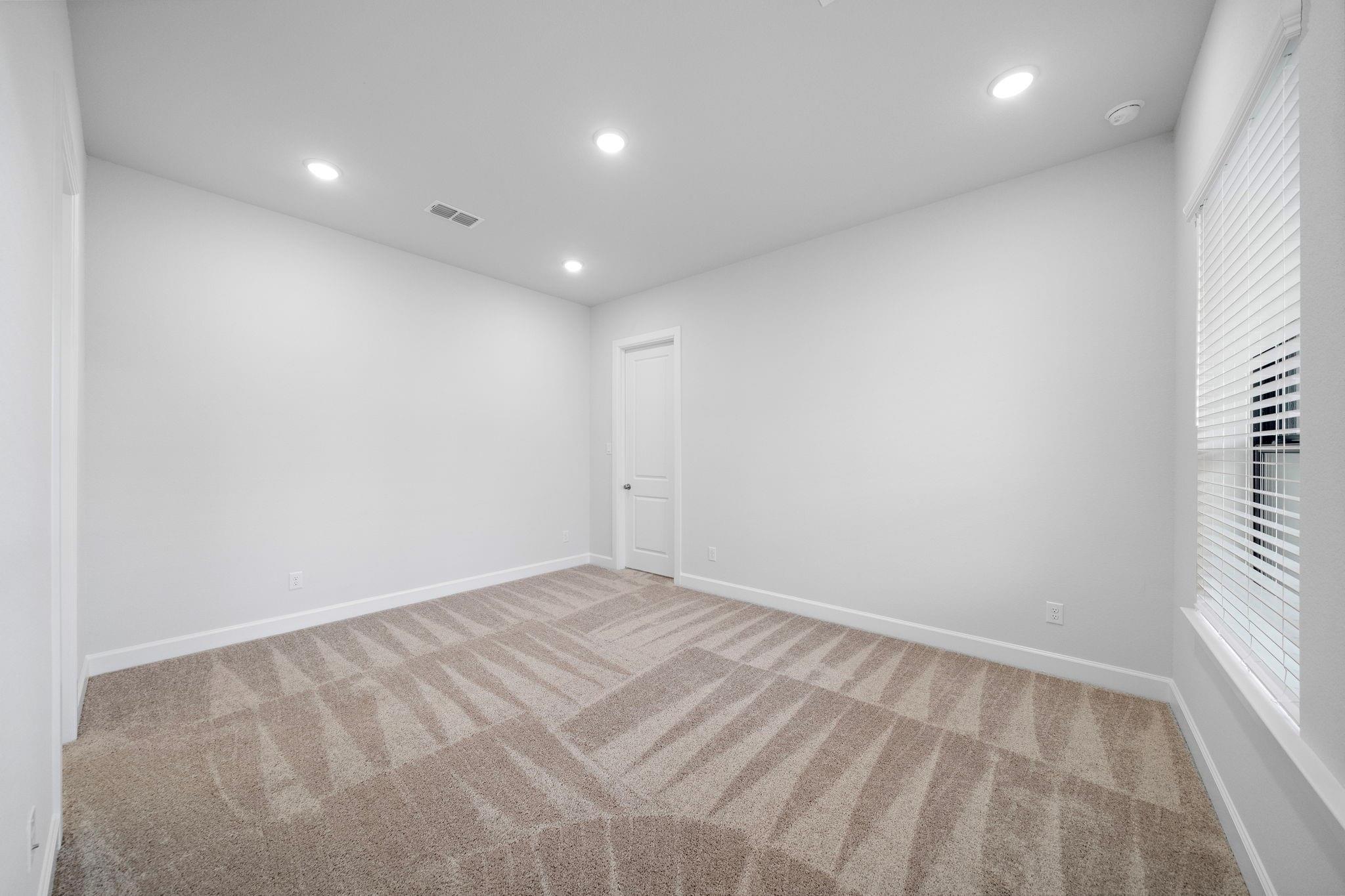 1502 Noble Park Drive Property Photo 10