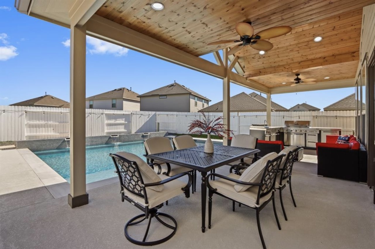 18426 White Stallion Lane Property Photo 2