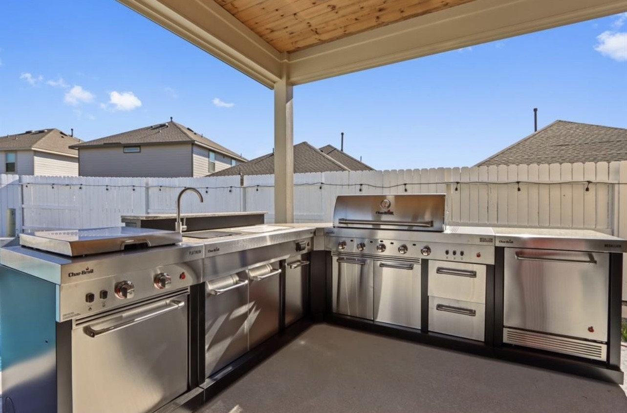 18426 White Stallion Lane Property Photo 7