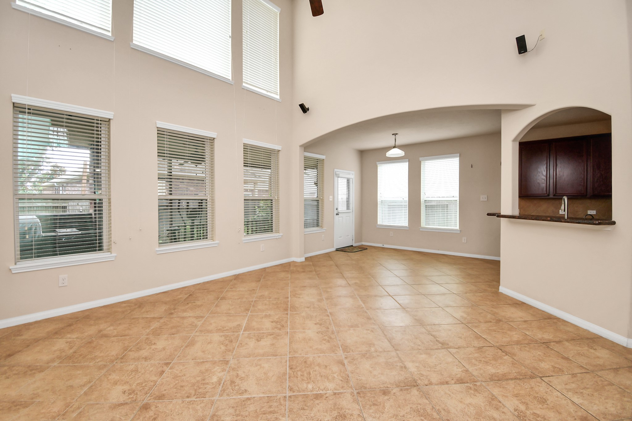 24931 Diamond Ranch Drive Property Photo 5