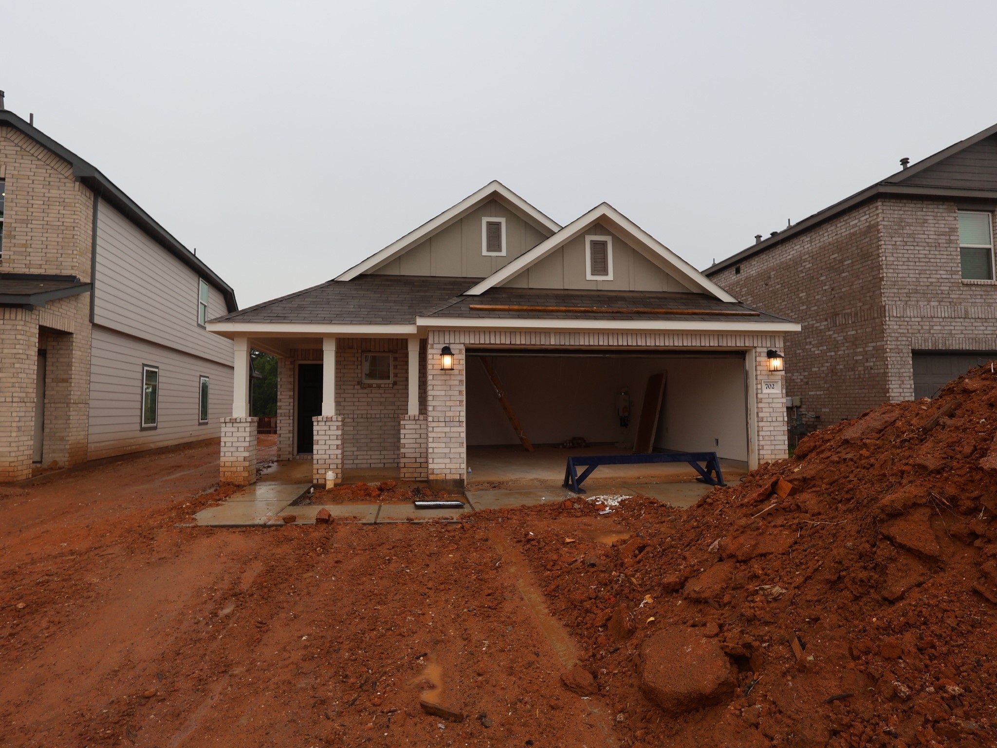 702 Falling Cave Drive Property Photo 1