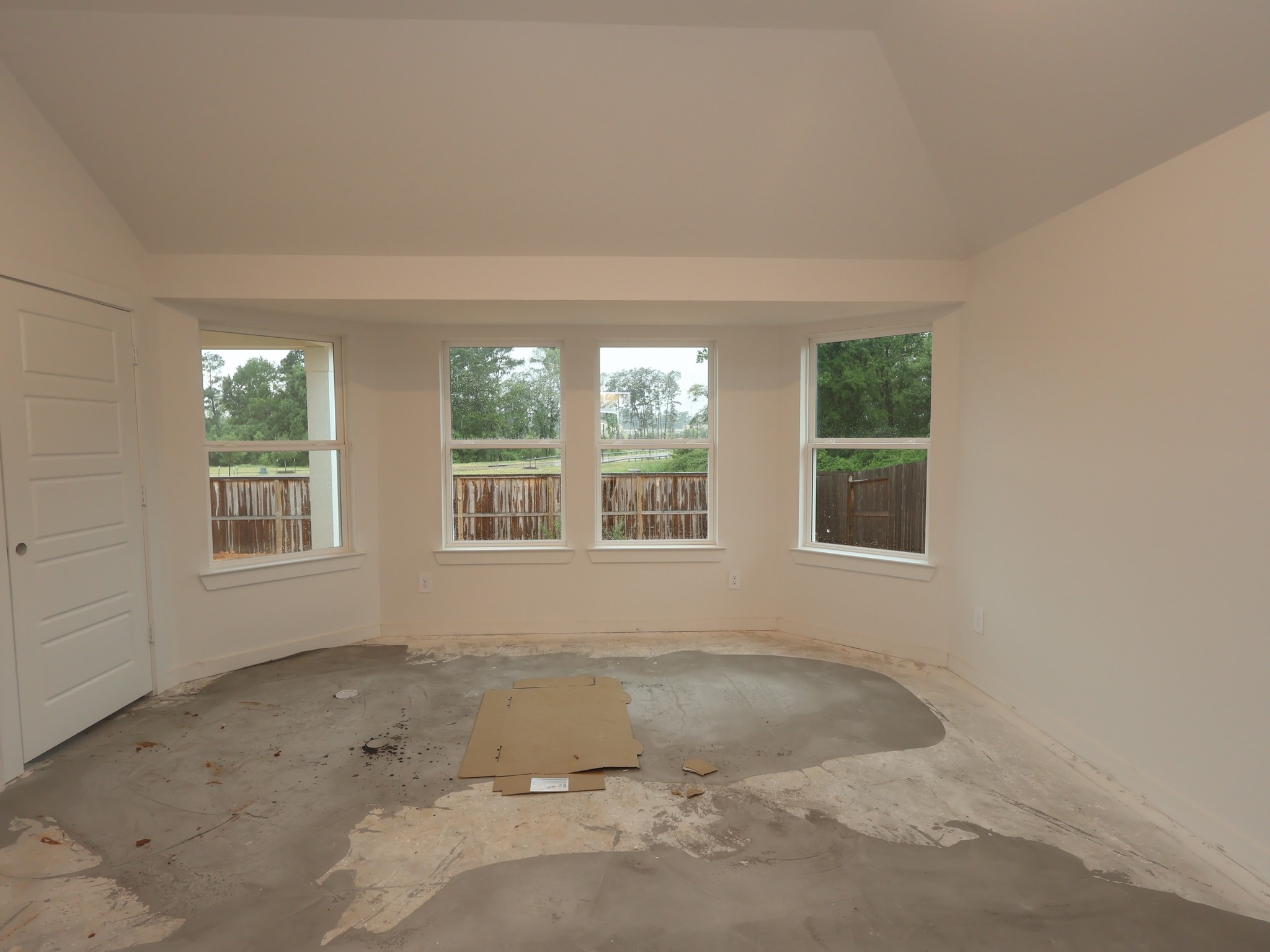 702 Falling Cave Drive Property Photo 4
