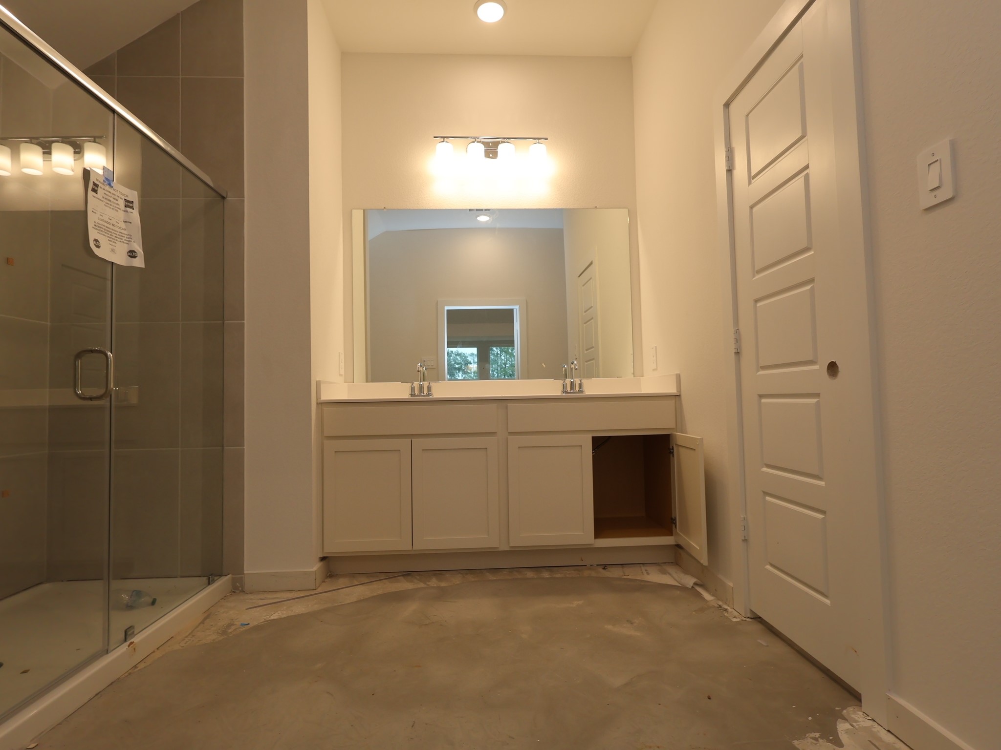 702 Falling Cave Drive Property Photo 16
