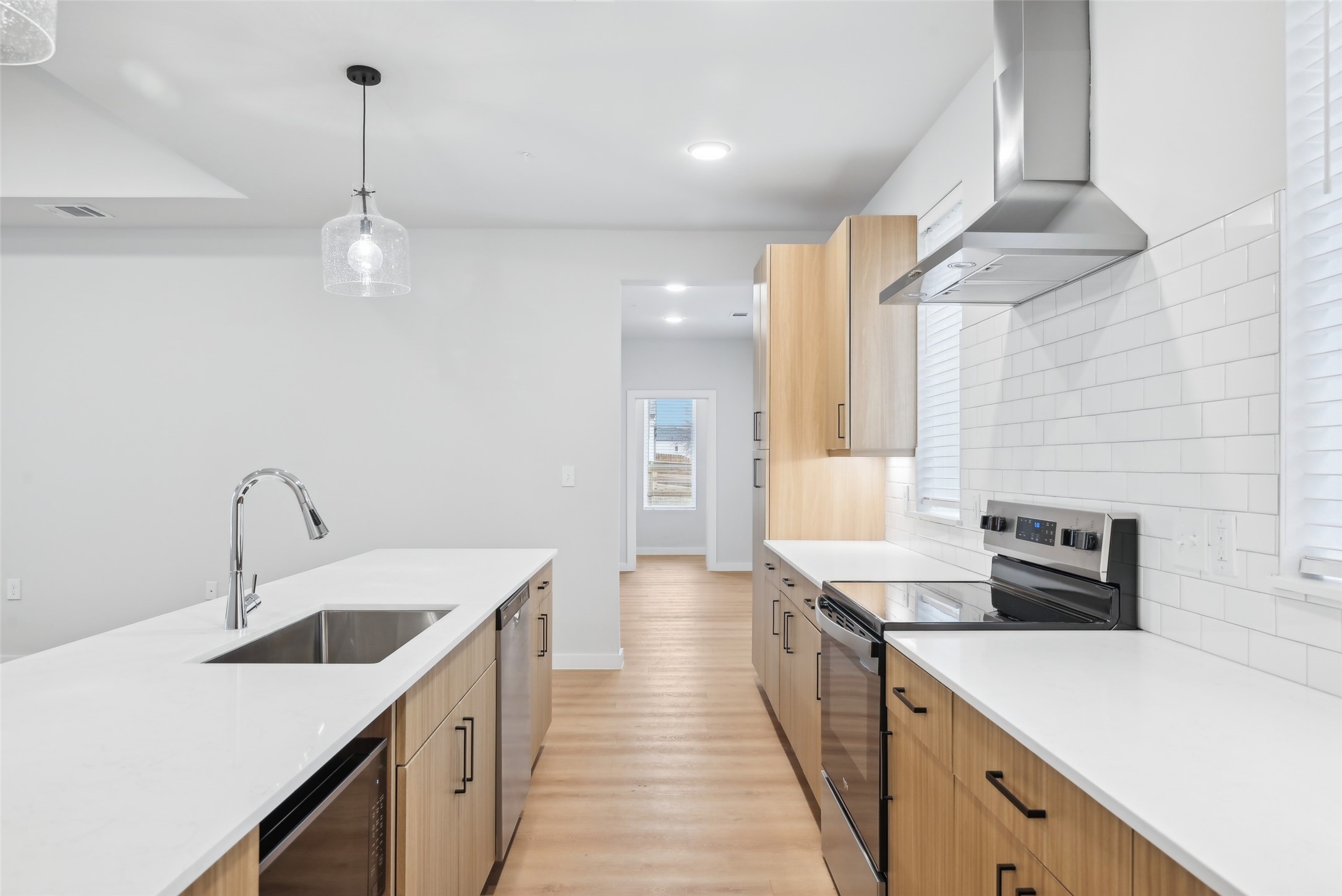 3651-917 S Custer Road Property Photo 14