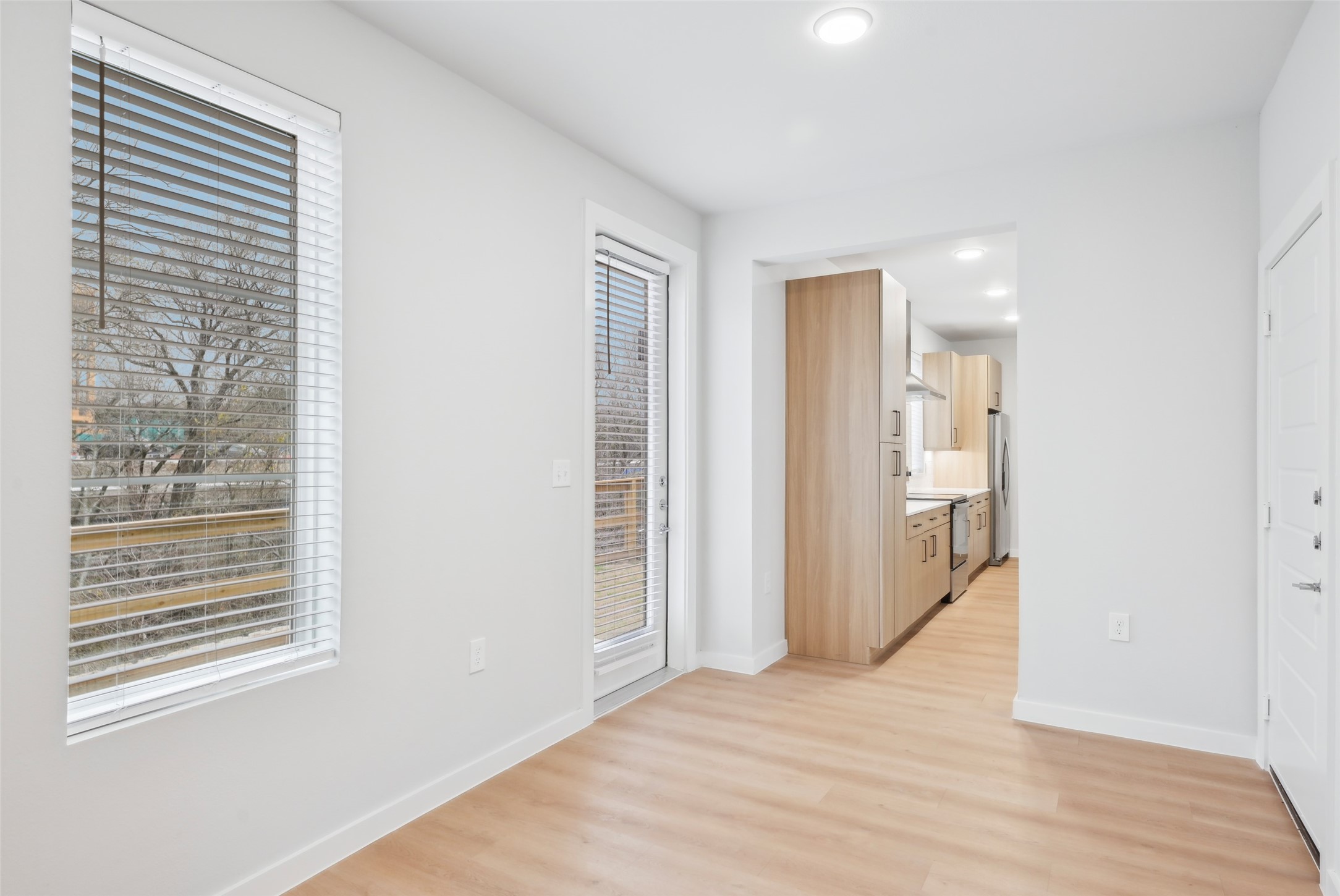 3651-917 S Custer Road Property Photo 18