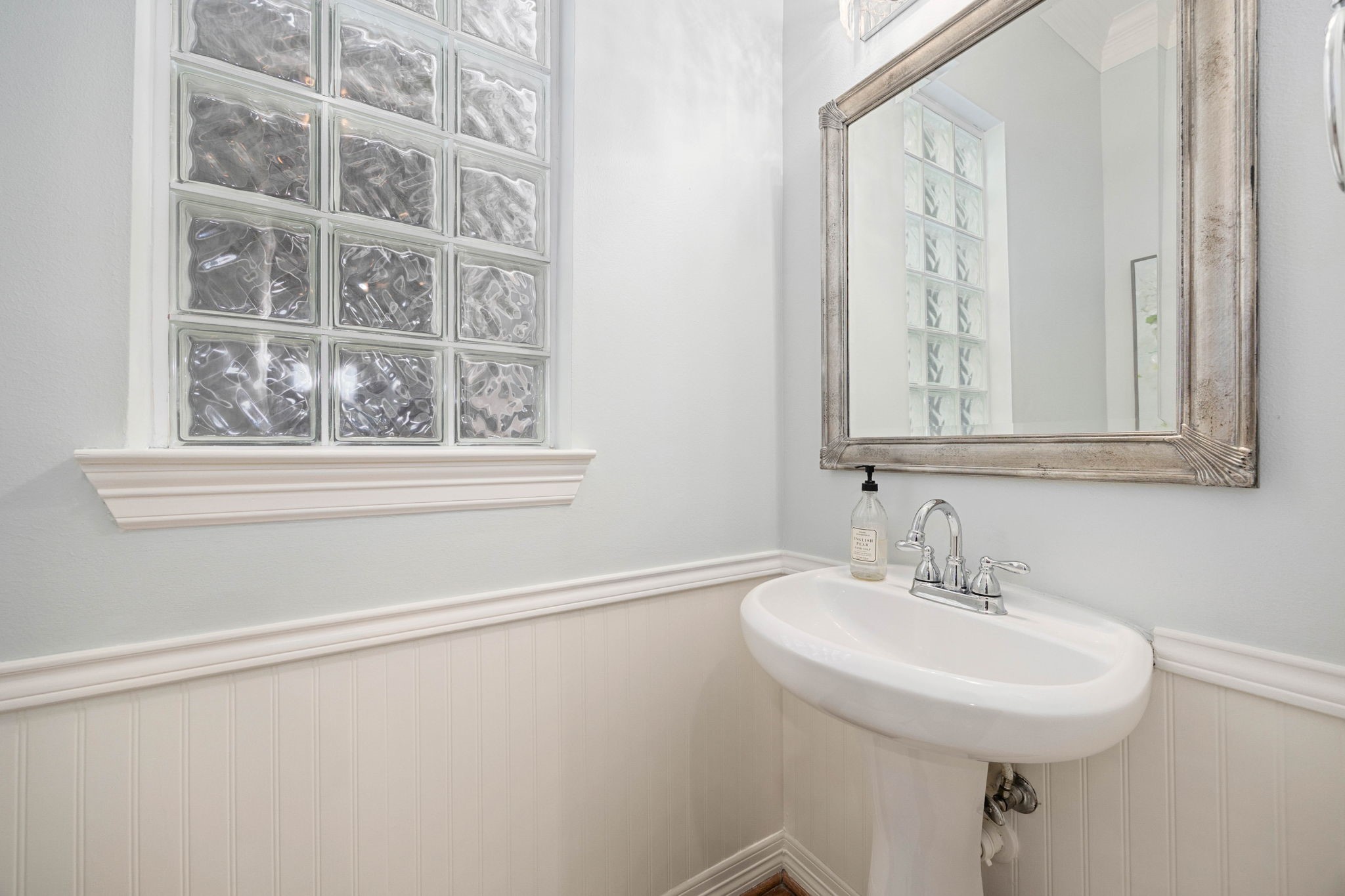 137 White Drive Property Photo 13