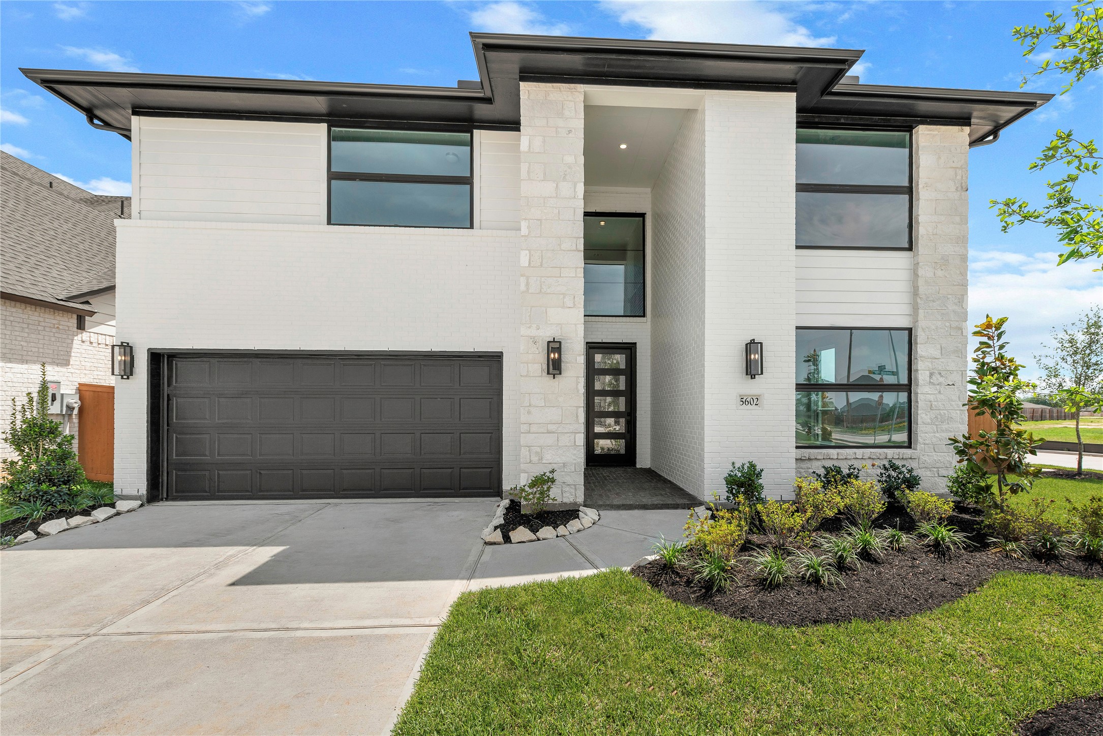 5602 Sandcastle Ridge Drive Property Photo 1