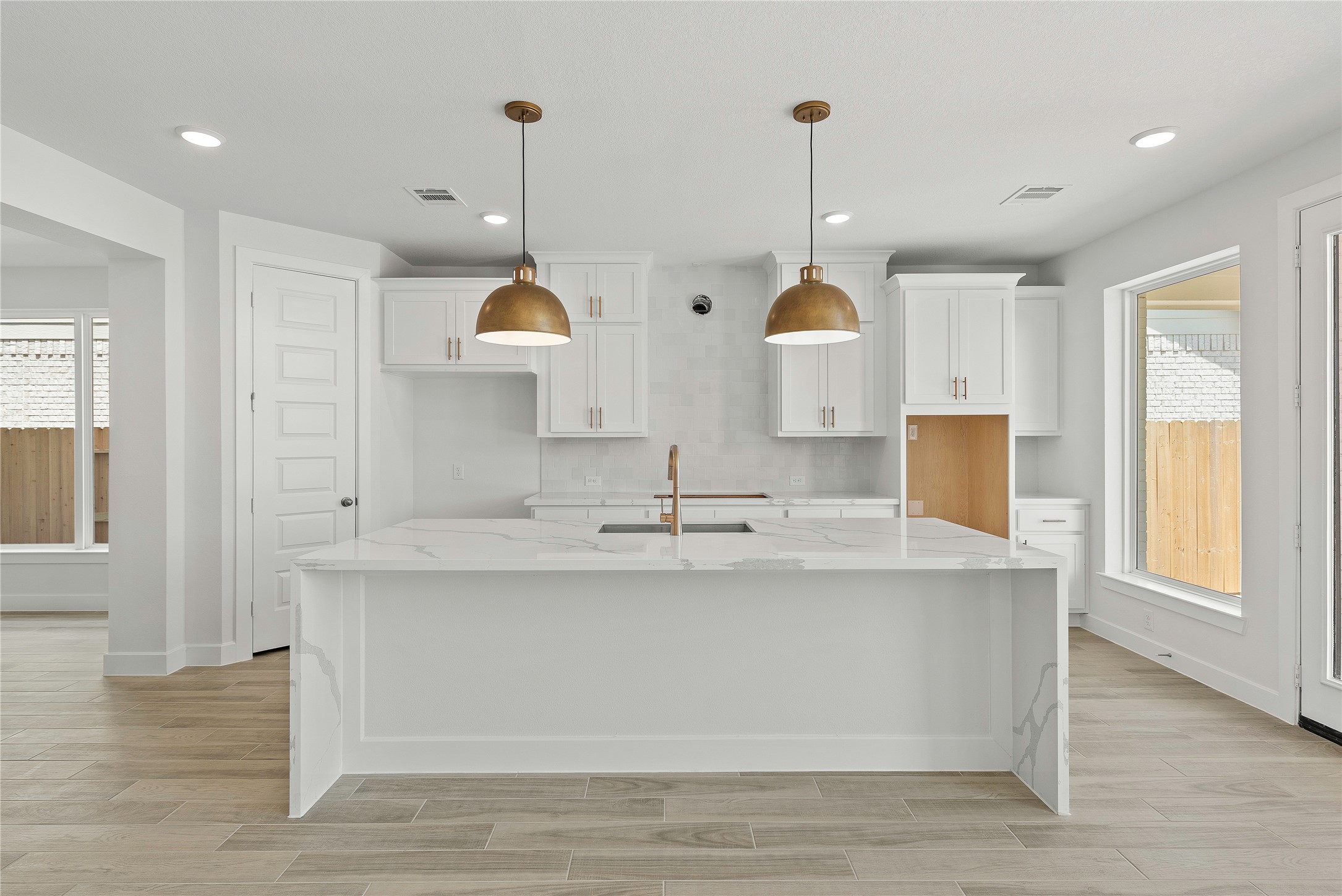 5602 Sandcastle Ridge Drive Property Photo 6