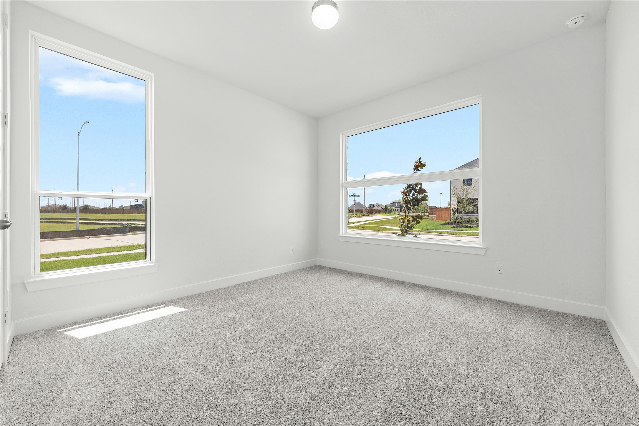 5602 Sandcastle Ridge Drive Property Photo 13