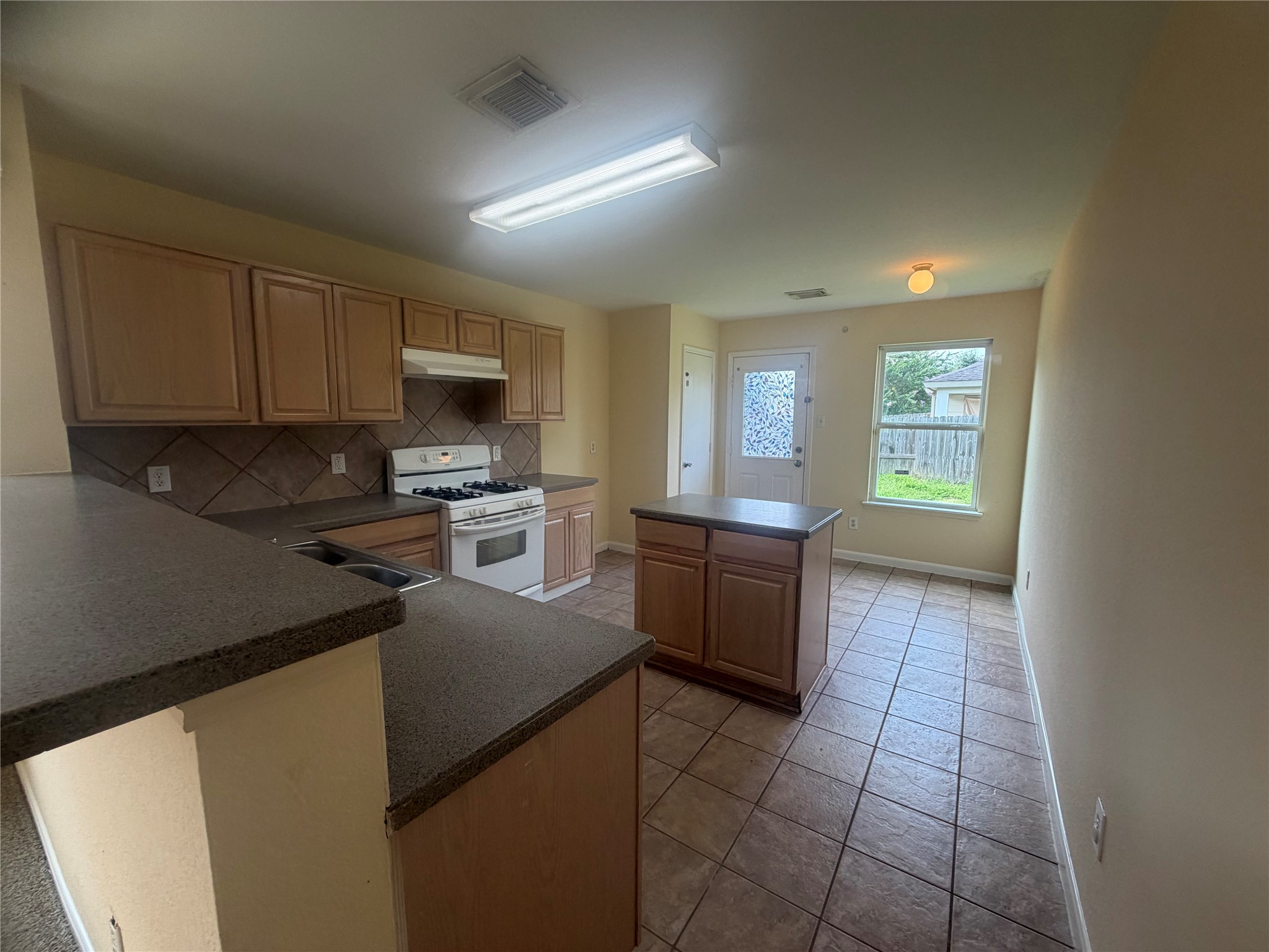 8103 Forest Glen Drive Property Photo 7