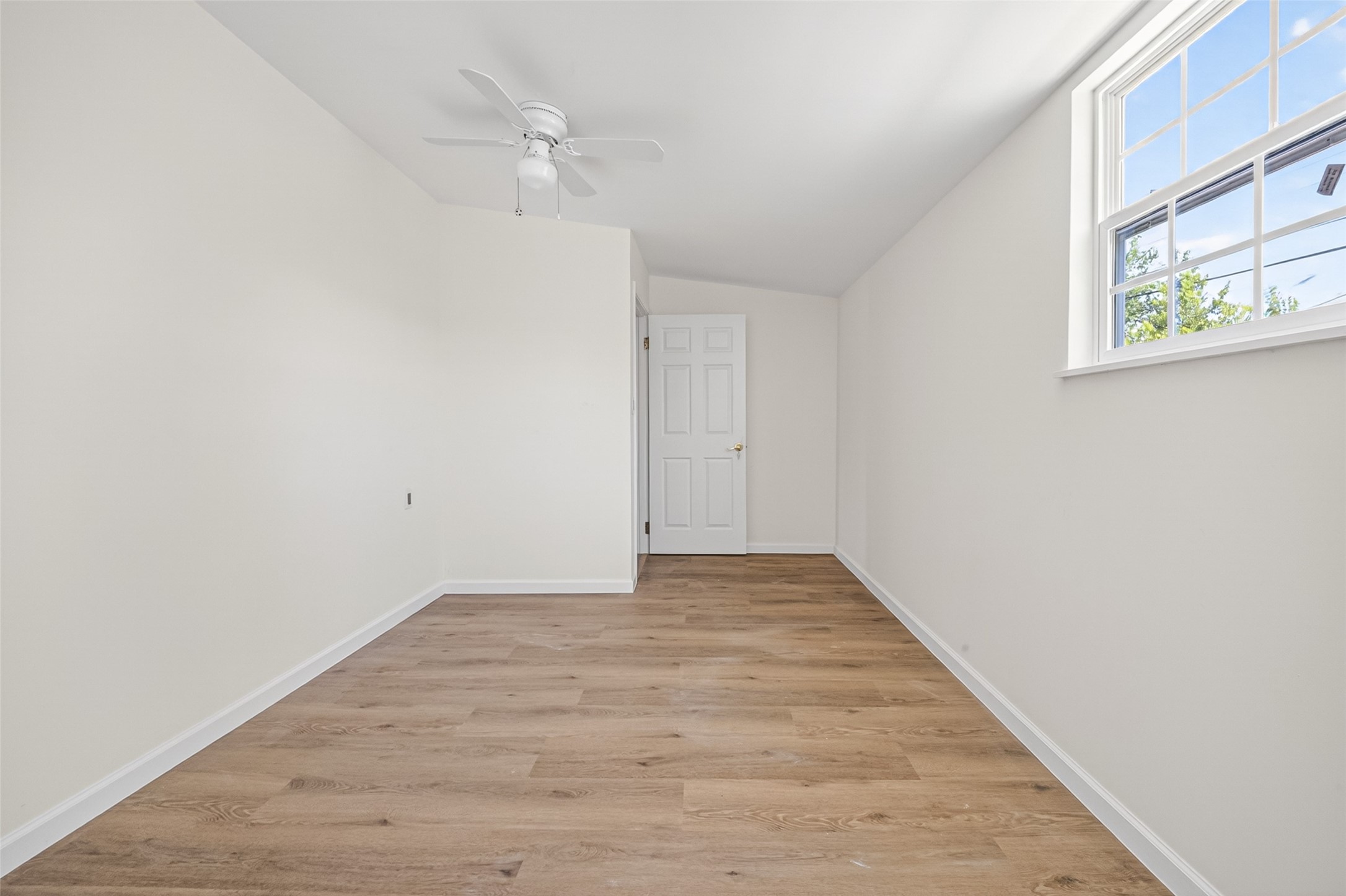 7950 Longridge Drive Property Photo 15