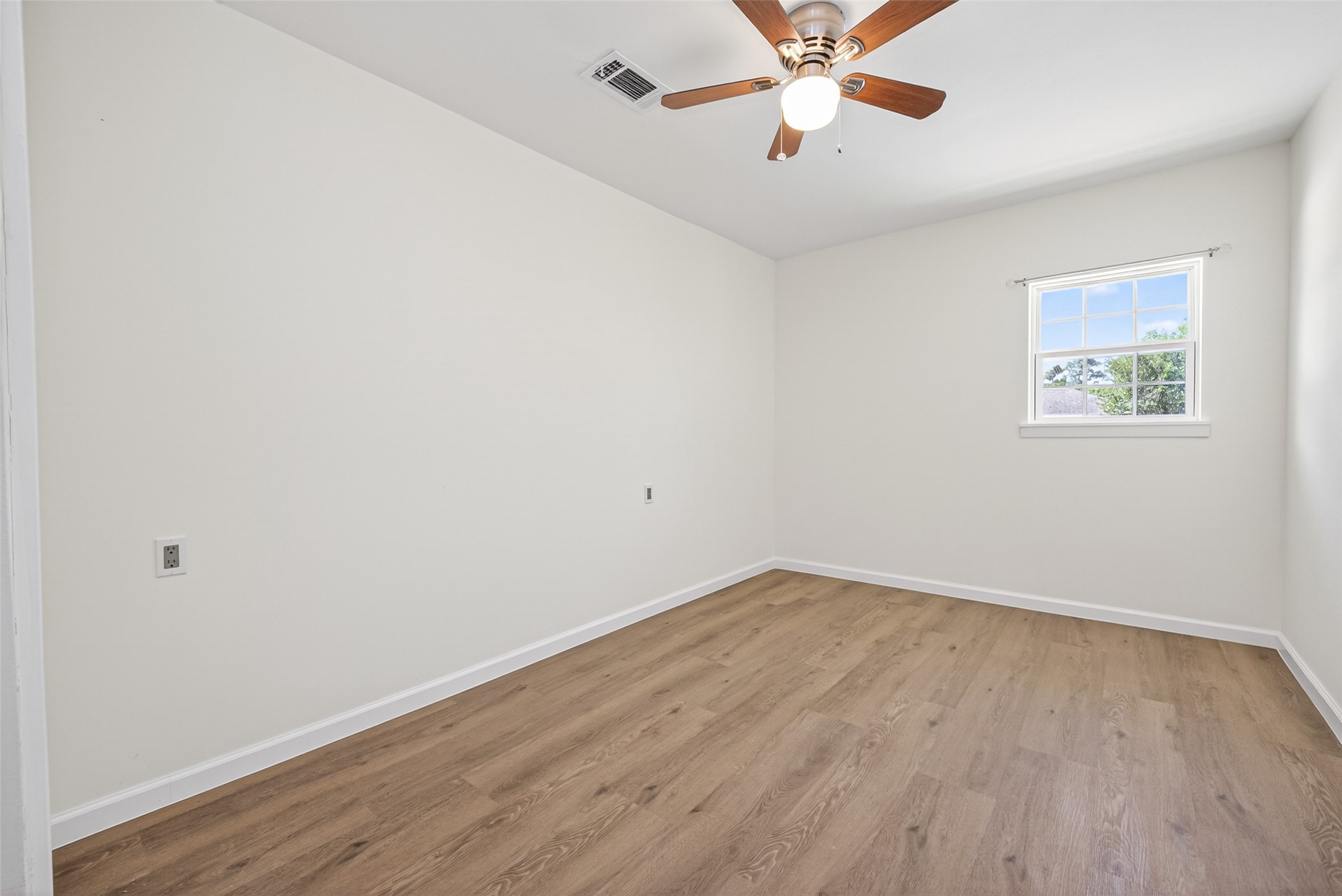 7950 Longridge Drive Property Photo 19