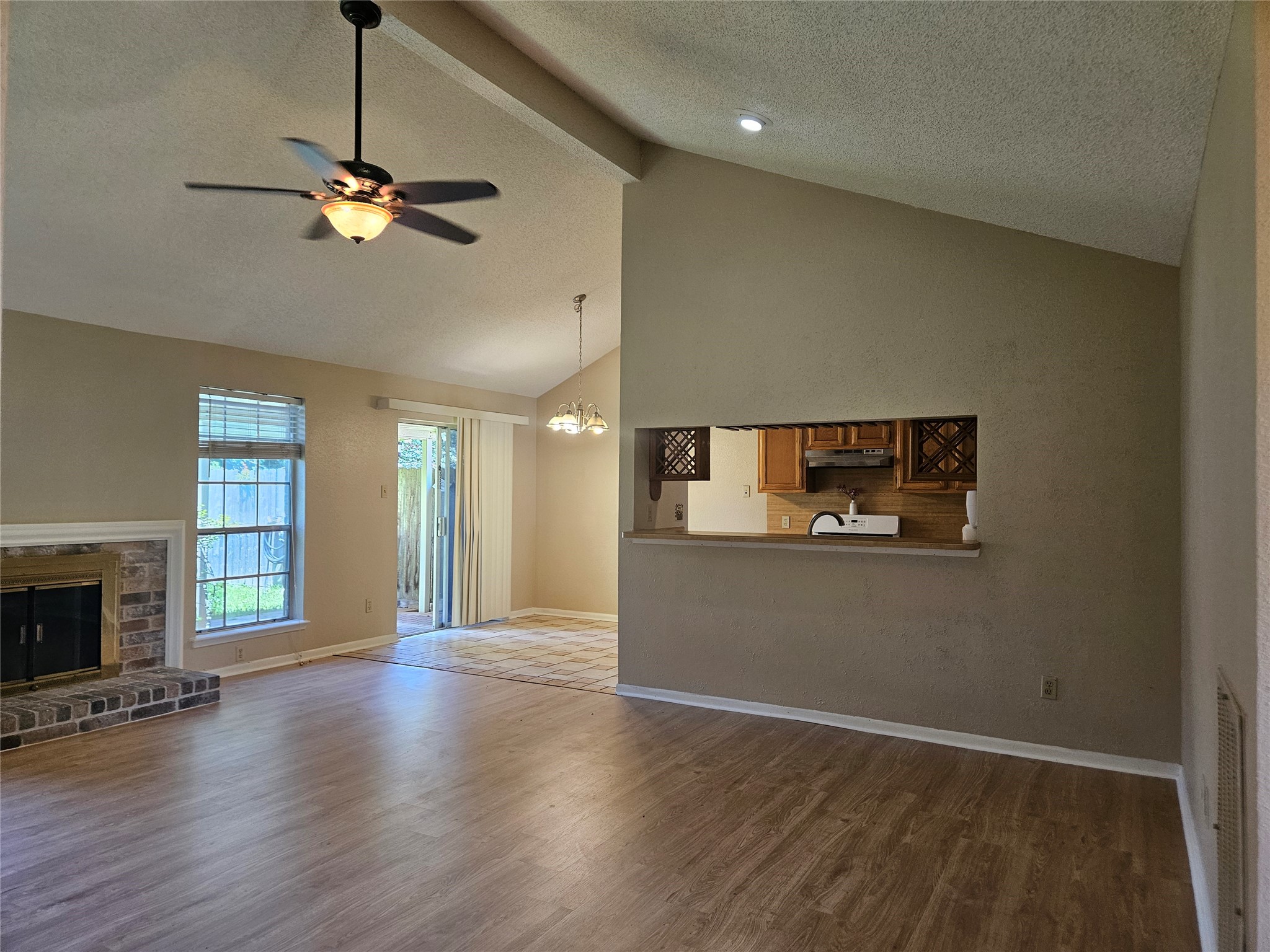 2822 Chimneystone Drive Property Photo 5