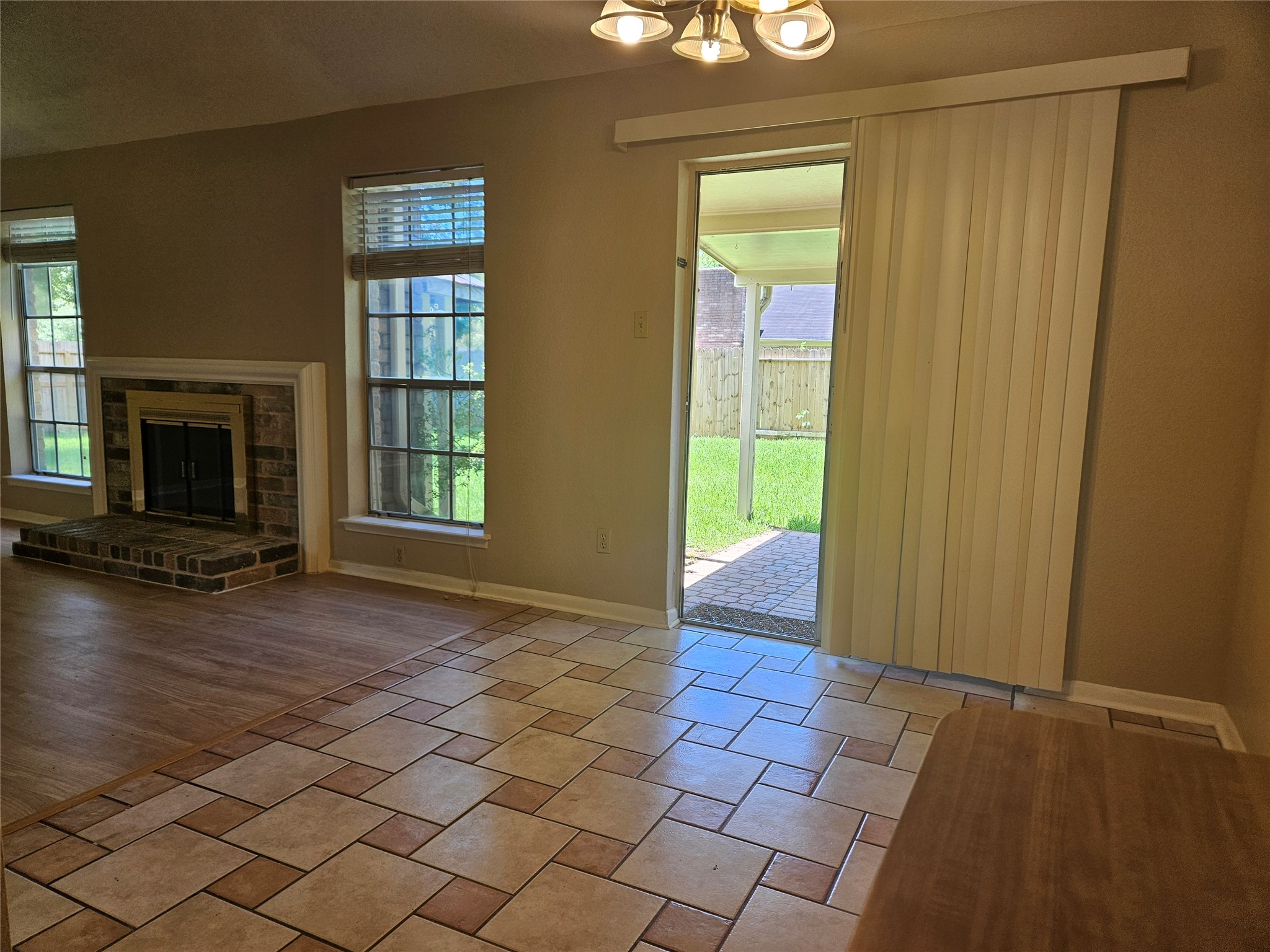 2822 Chimneystone Drive Property Photo 8