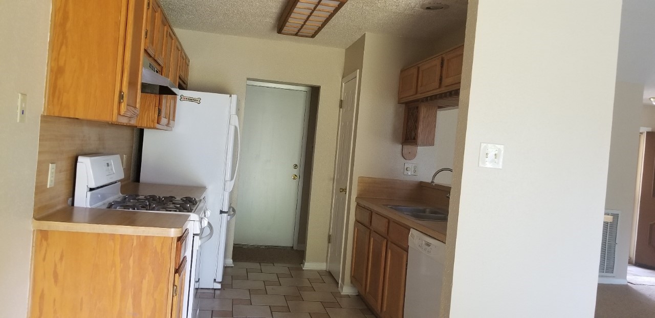 2822 Chimneystone Drive Property Photo 11