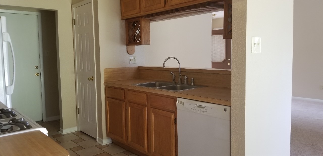 2822 Chimneystone Drive Property Photo 12