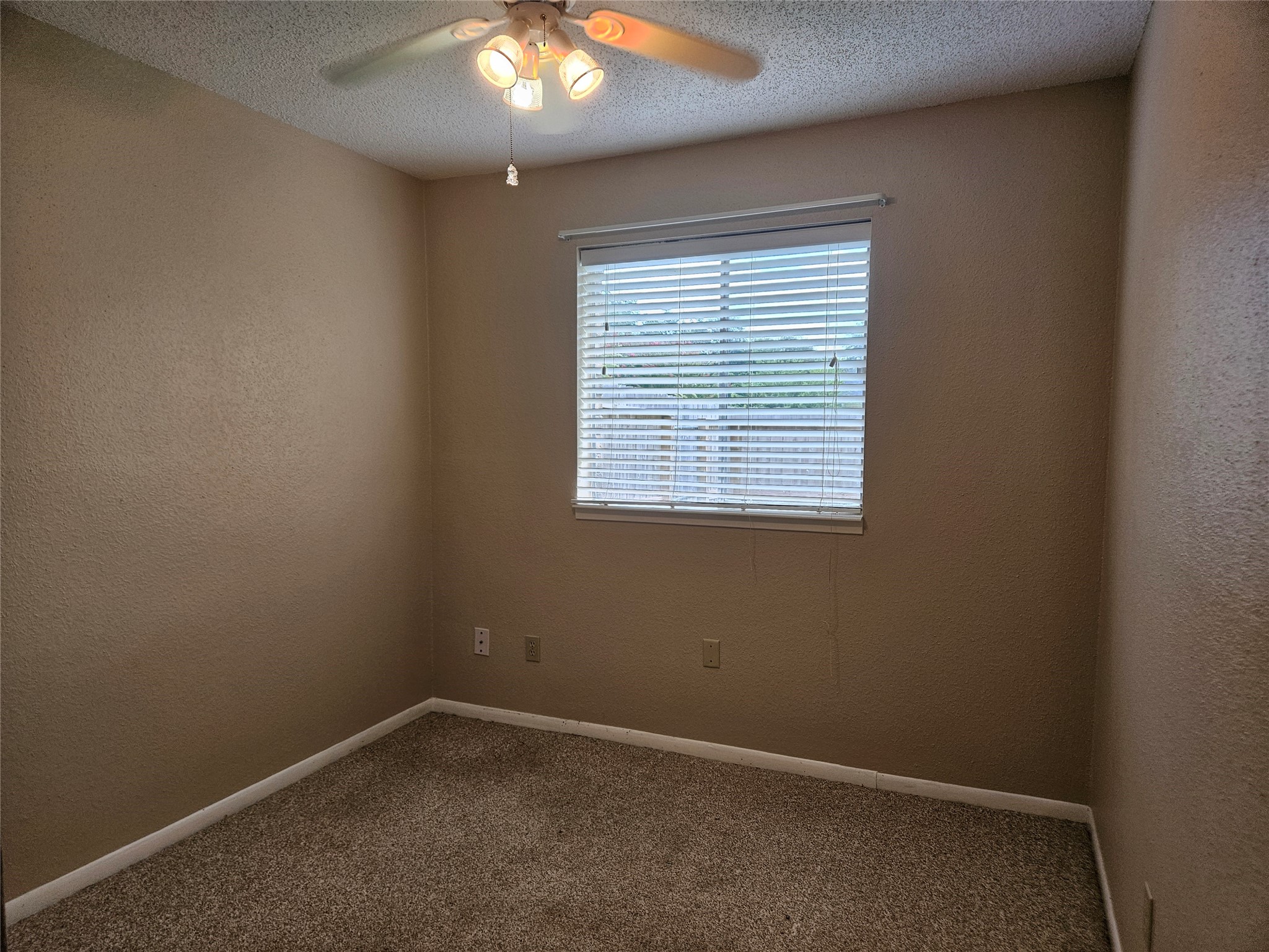 2822 Chimneystone Drive Property Photo 16