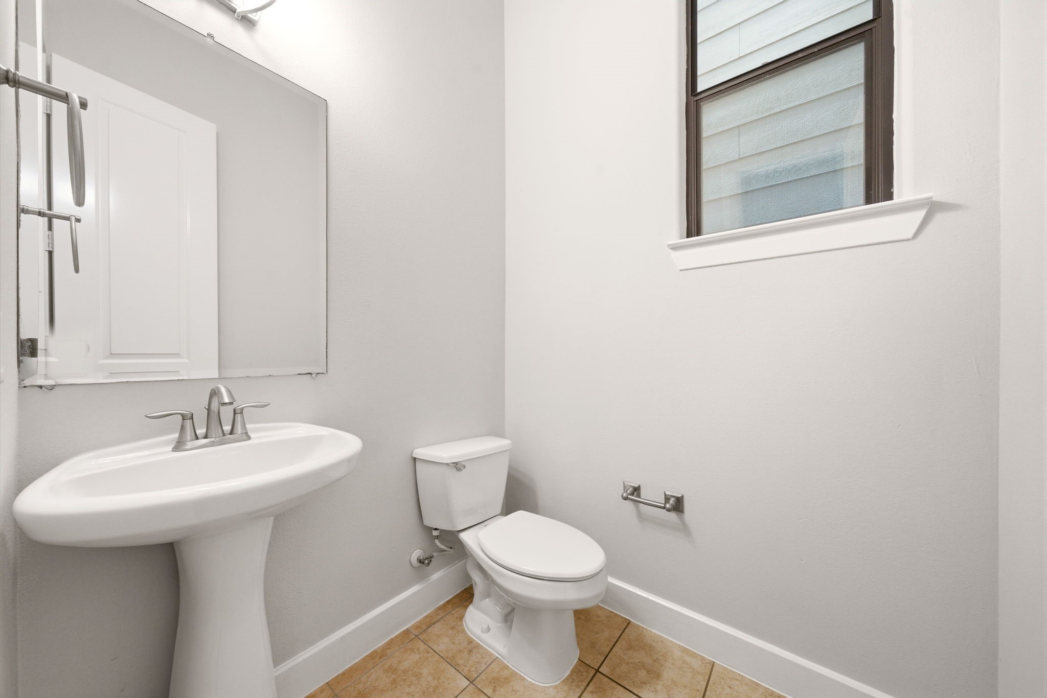 2706 Leeland Street Property Photo 18