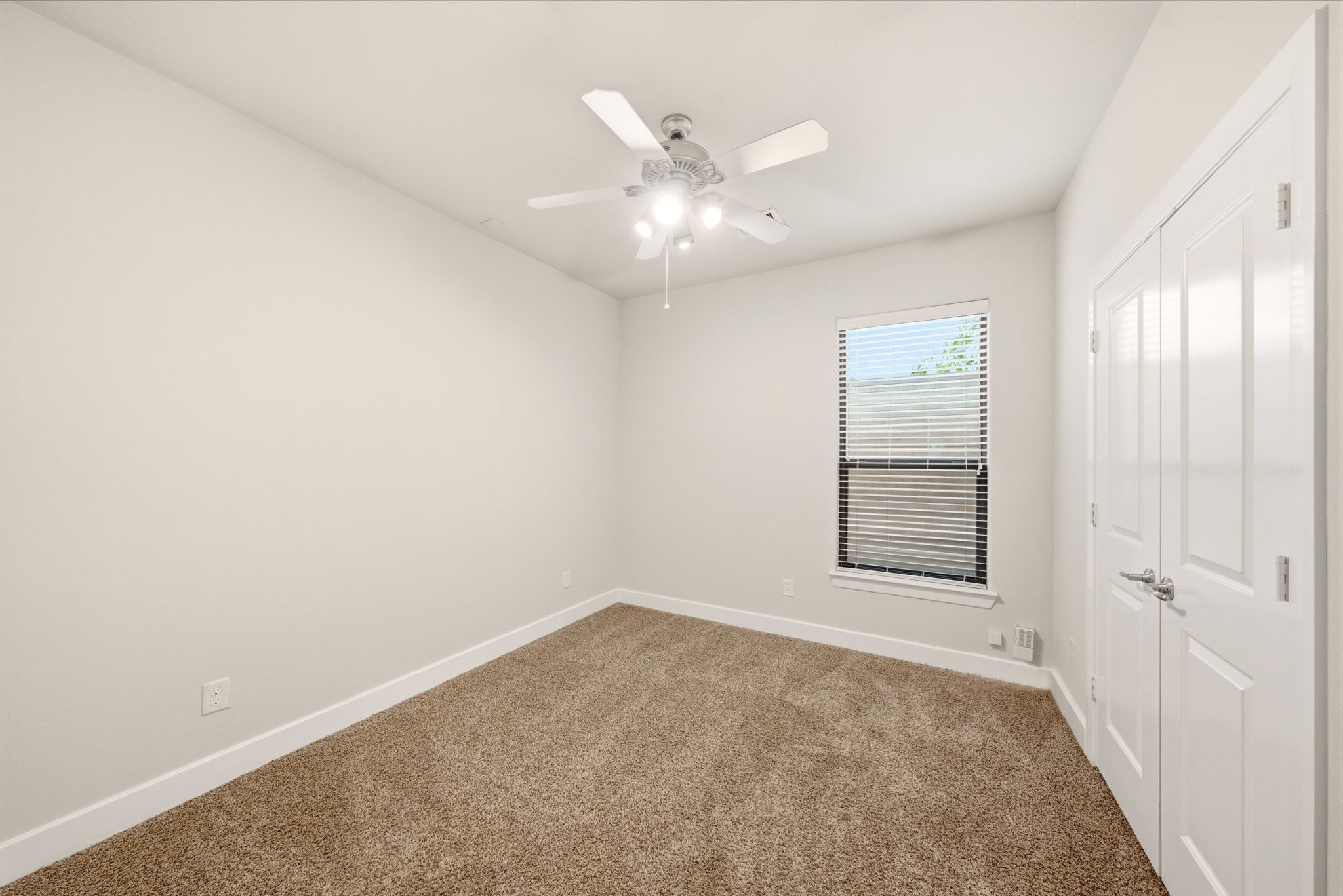2706 Leeland Street Property Photo 25
