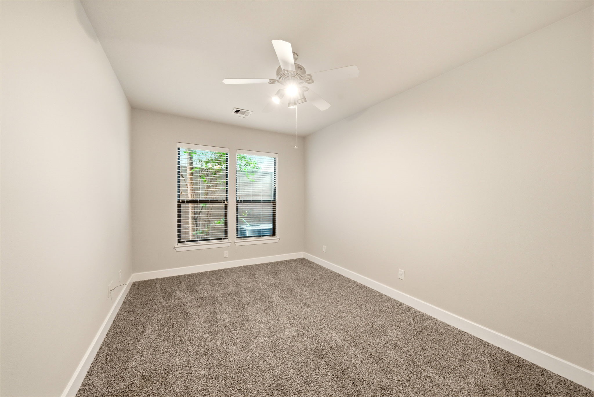 2706 Leeland Street Property Photo 27