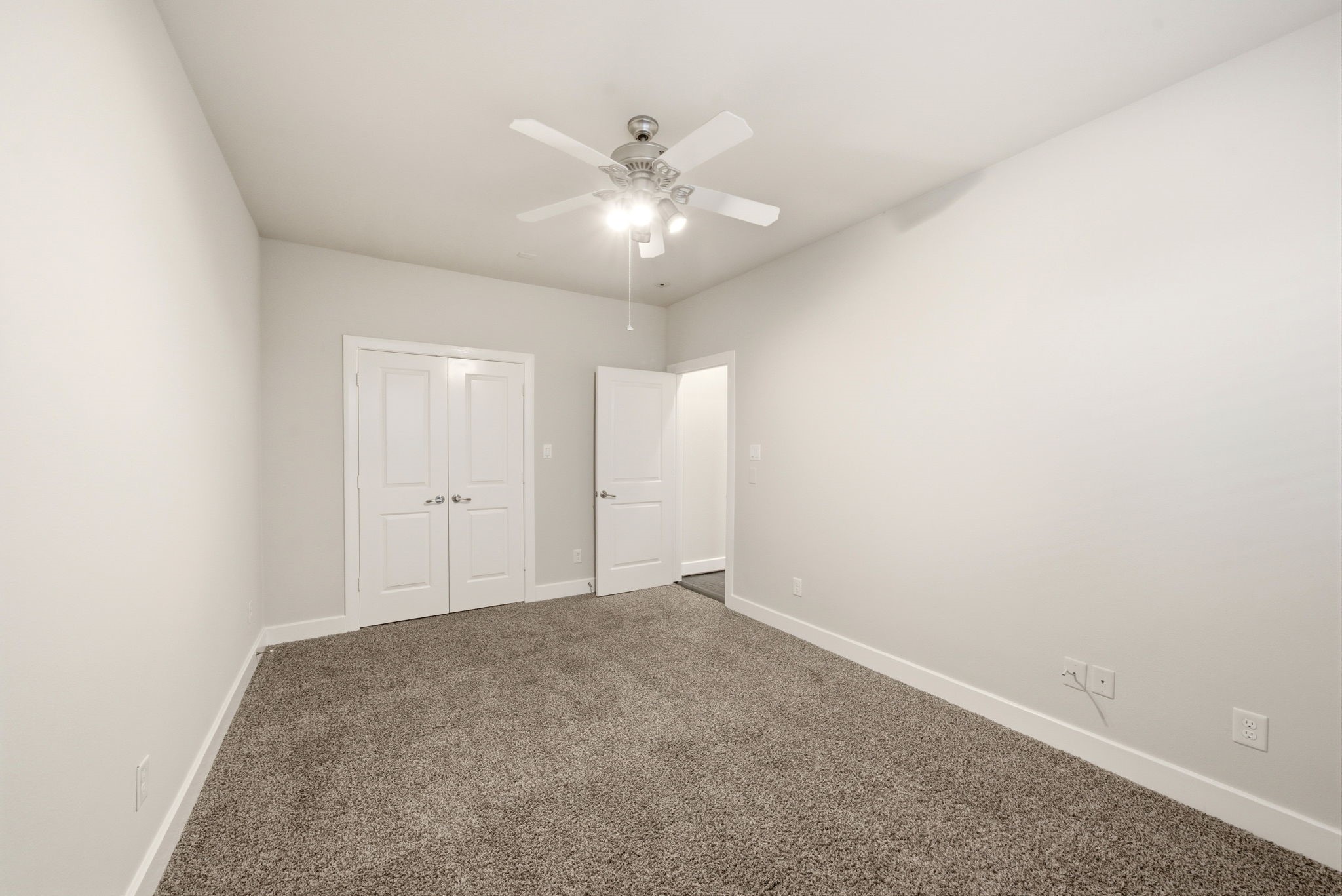 2706 Leeland Street Property Photo 28