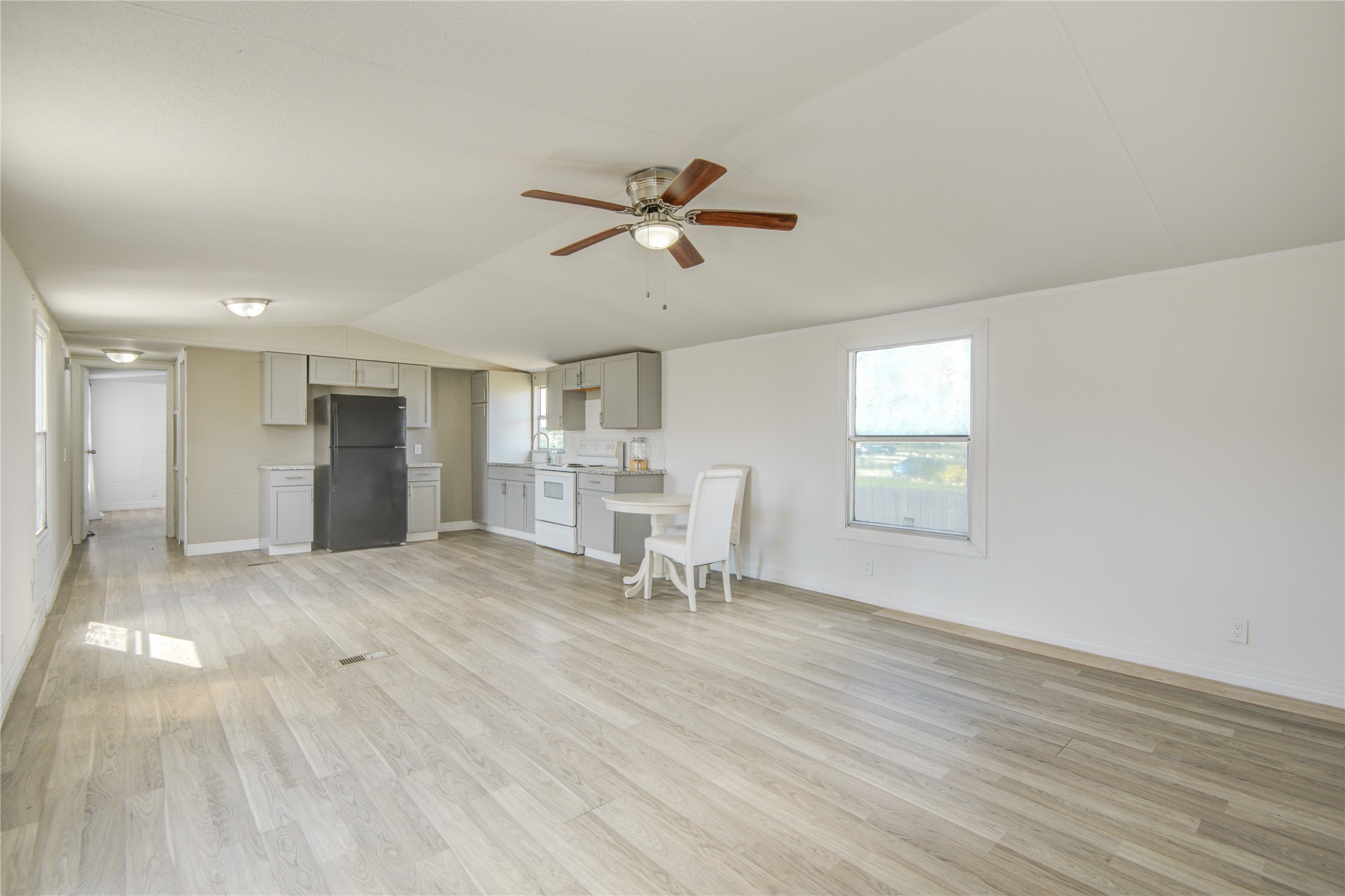 614 Road 5707 Property Photo 3