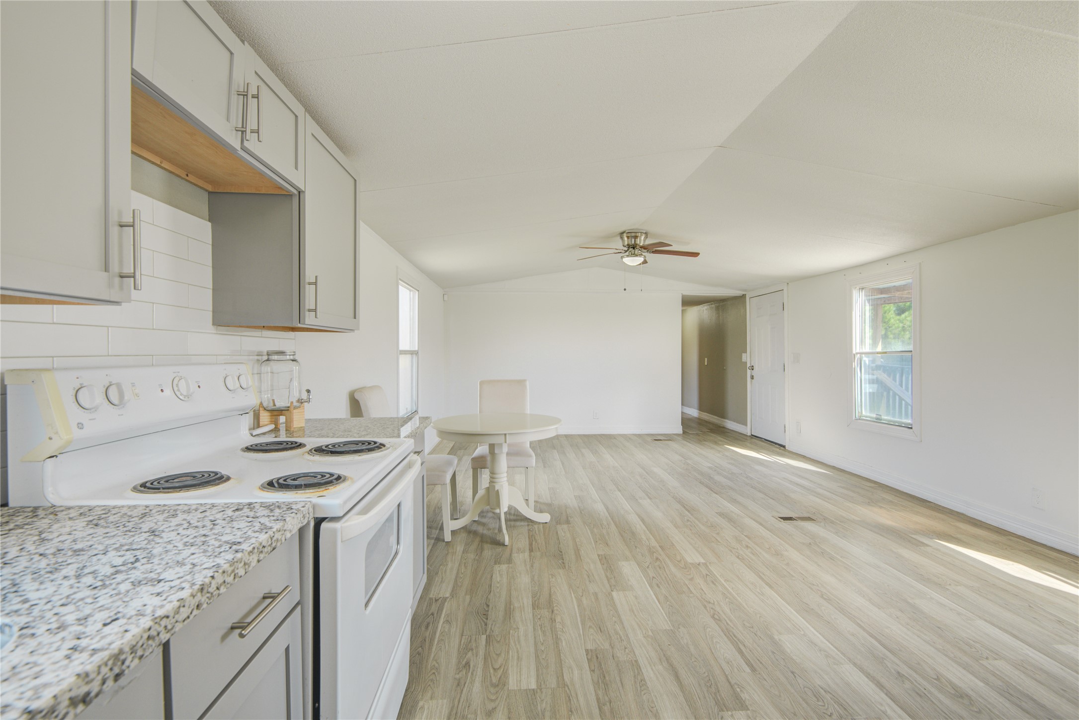 614 Road 5707 Property Photo 6