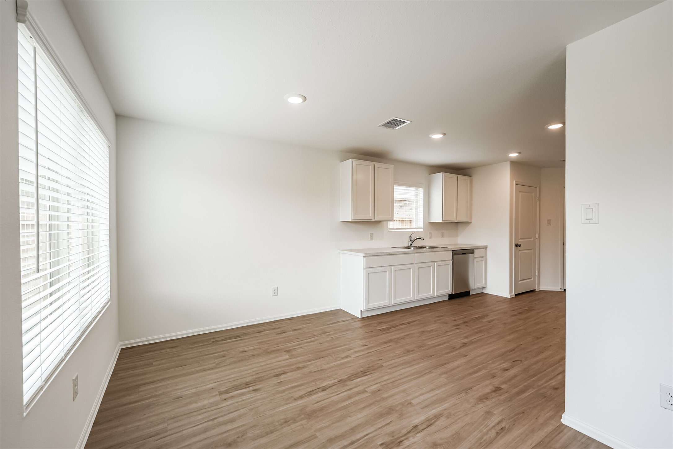 9123 Estes Lakes Drive Property Photo 10