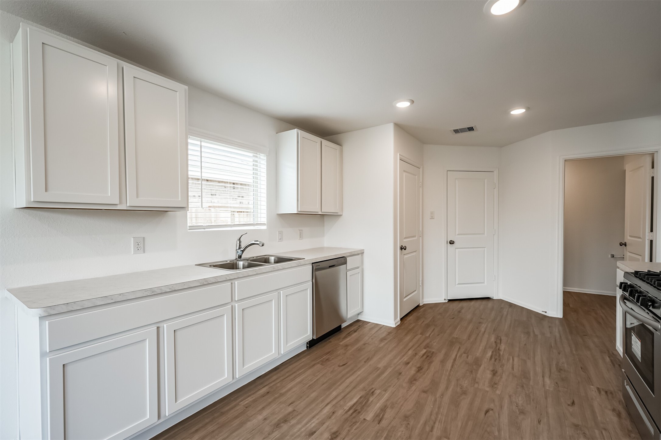 9123 Estes Lakes Drive Property Photo 15